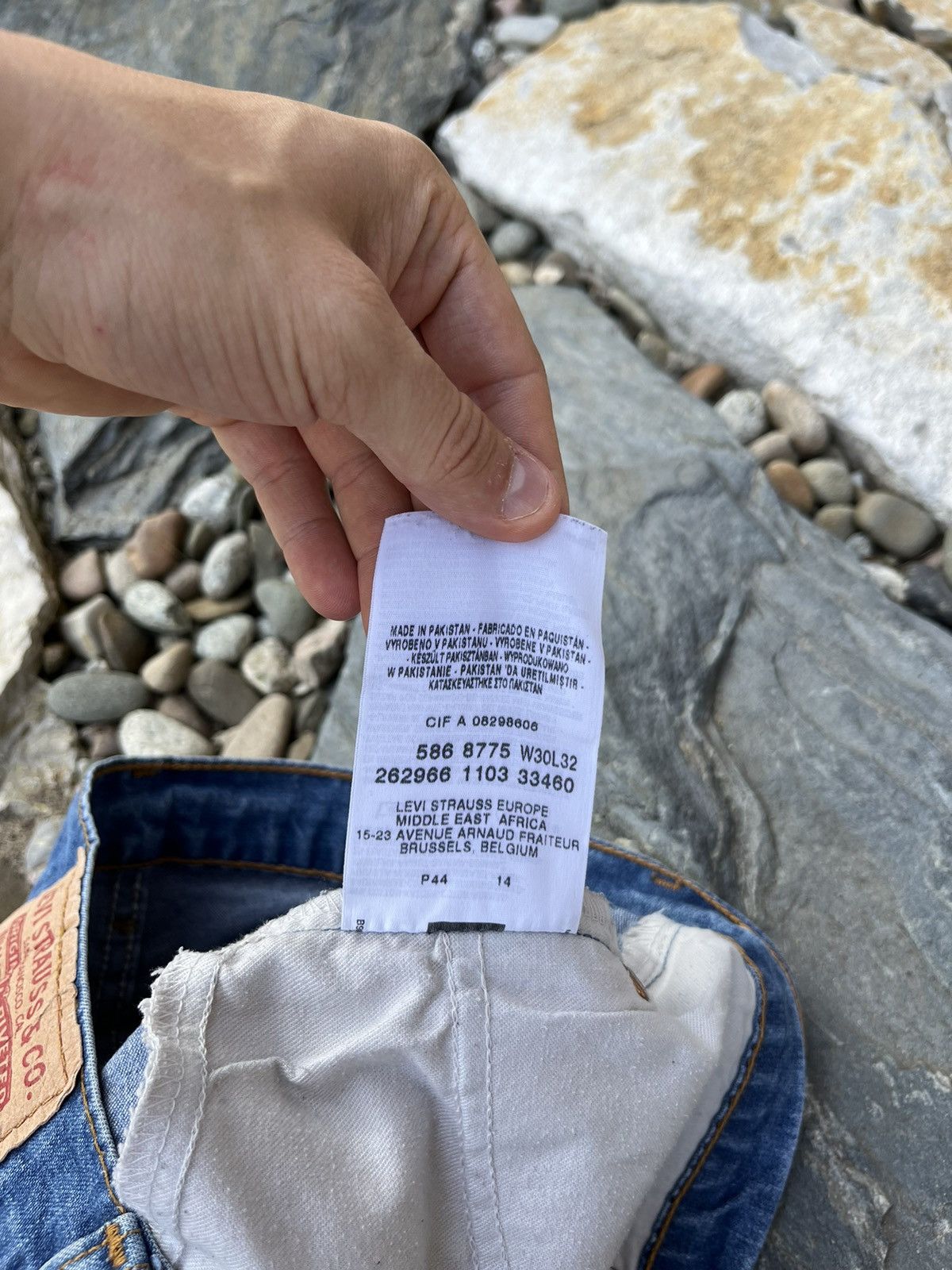 Levi's × Levi's Vintage Clothing × Vintage Vintage Levi’s 586 87 flared jeans 30x32 baggy regular denim Size US 30 / EU 46 - 19 Thumbnail