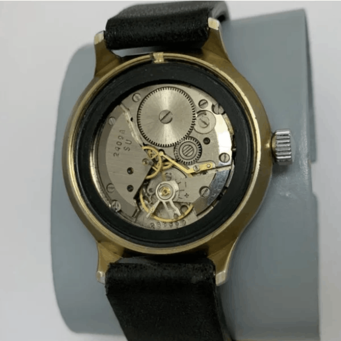 Vintage Vintage Vostok USSR Mechanical Watch 17 Jewels Gold Tone Size ONE SIZE - 6 Thumbnail