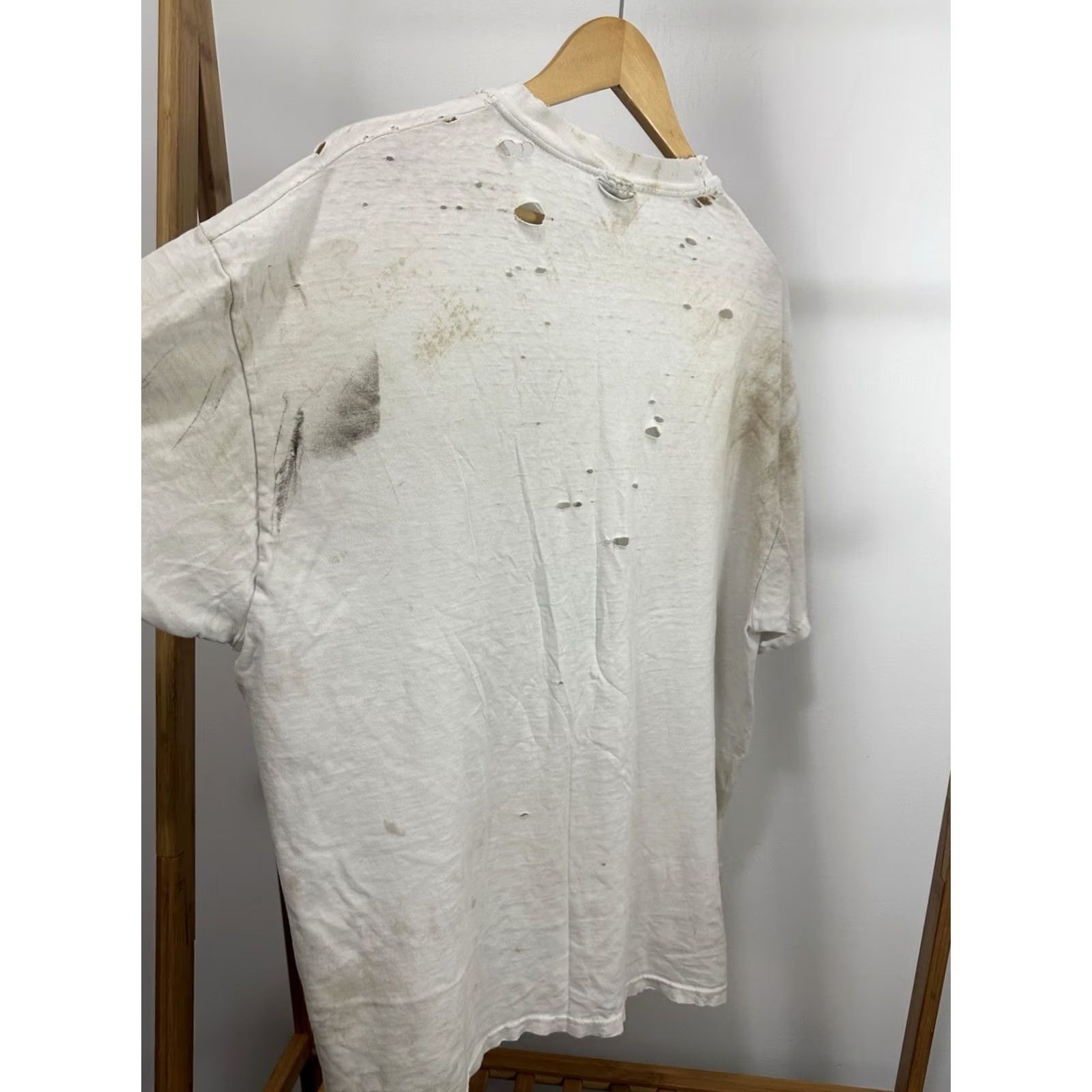 Hanes VINTAGE Hanes T-Shirt Peace Sign Distressed White XL Mens Shirt Large Distressedfest Grunge 90s Style Size US XL / EU 56 / 4 - 6 Thumbnail
