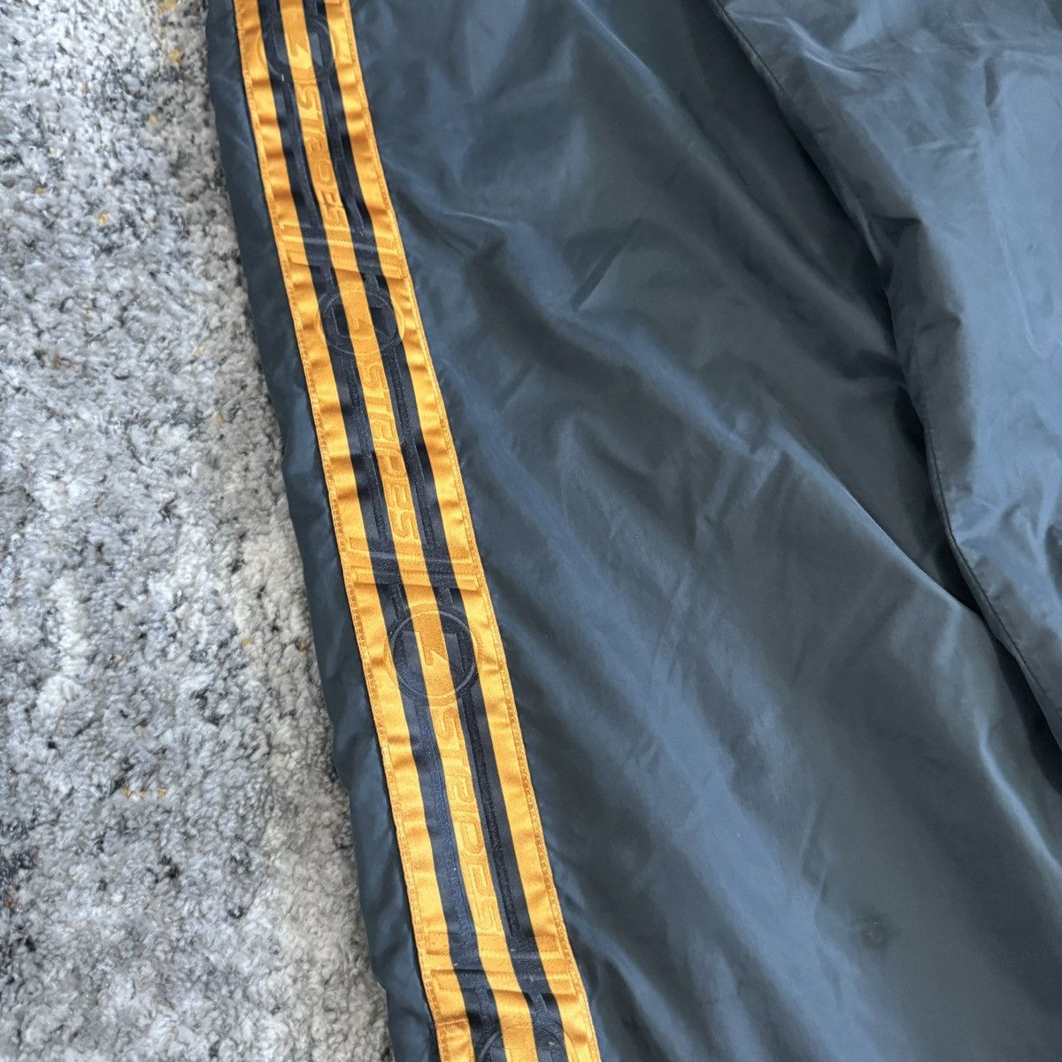 Adidas × Vintage Crazy Vintage 90s Adidas wide leg baggy stripes sweatpants Size US 32 / EU 48 - 3 Thumbnail