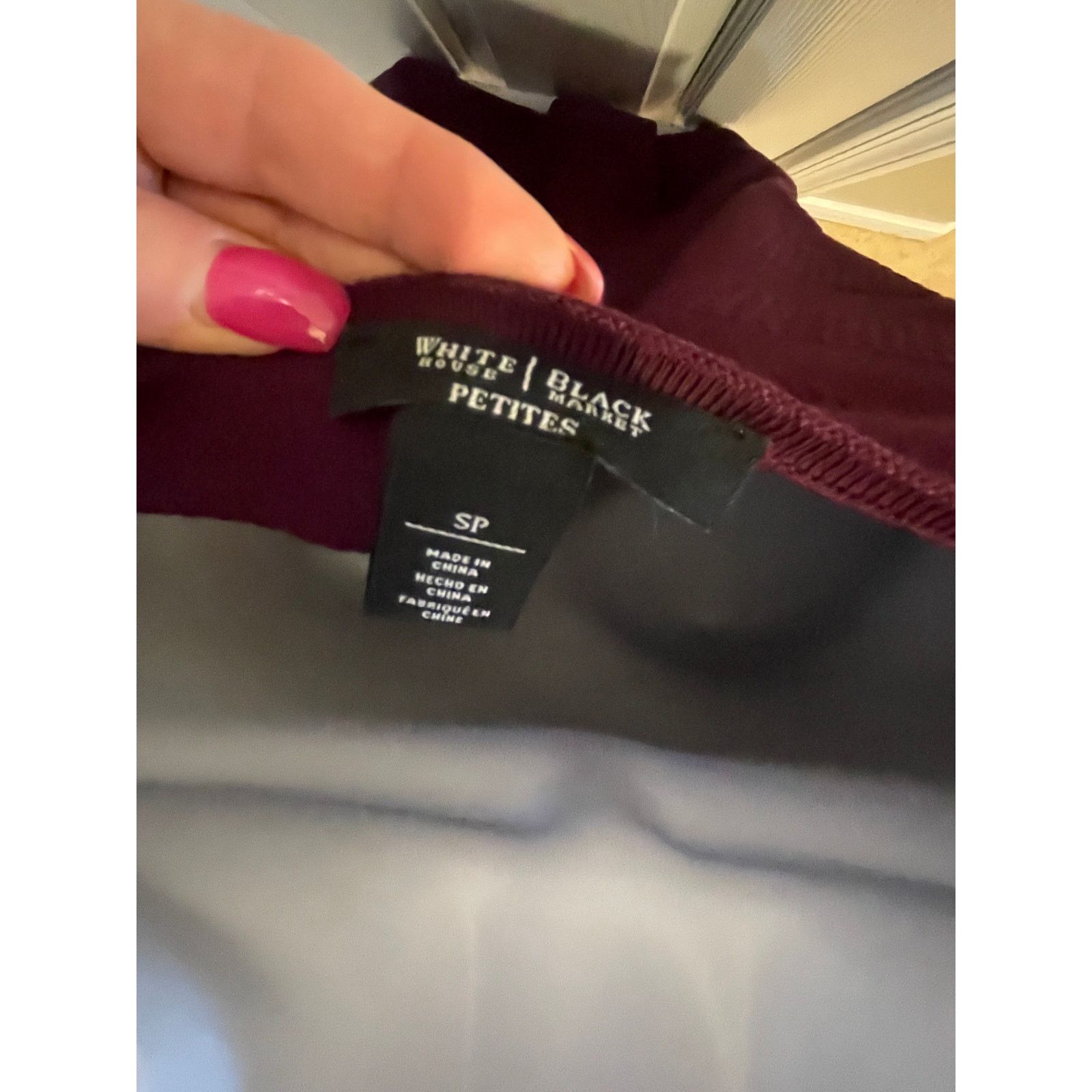 White House Black Market White House Black Market Burgundy Tunic Long Sleeve Textured Size S / US 4 / IT 40 - 2 Thumbnail