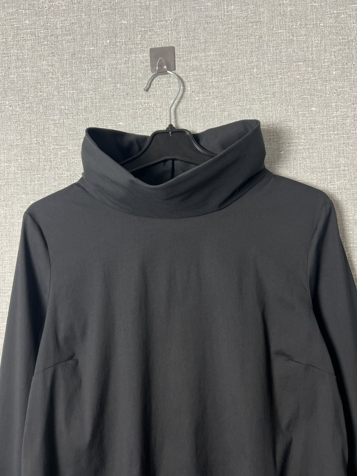Prada Prada High Neck Long Sleeve Blouse Shirt Back Button Detail Size M / US 6-8 / IT 42-44 - 9 Thumbnail