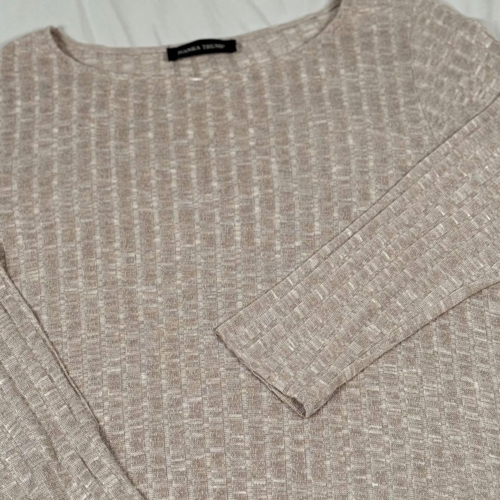 Vintage Ivanka Trump Sweater Medium Beige Knit Long Sleeve Lightweight Layered Hem Top Size M / US 6-8 / IT 42-44 - 2 Thumbnail
