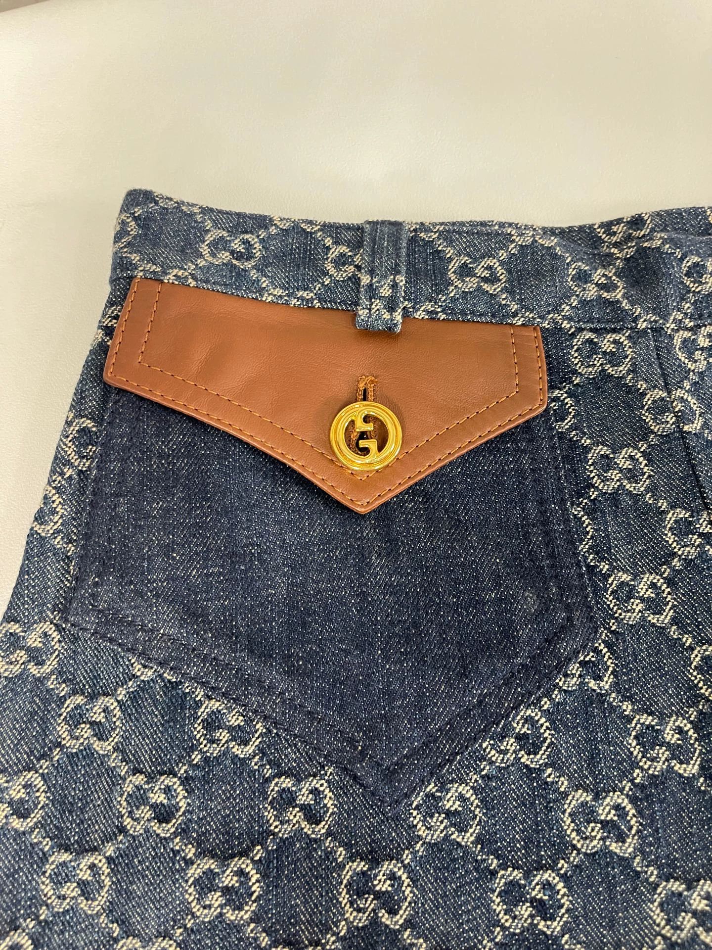 Gucci Gucci GG Monogram Denim Shorts Size 36 Size 25" / US 0 / IT 36 - 5 Thumbnail