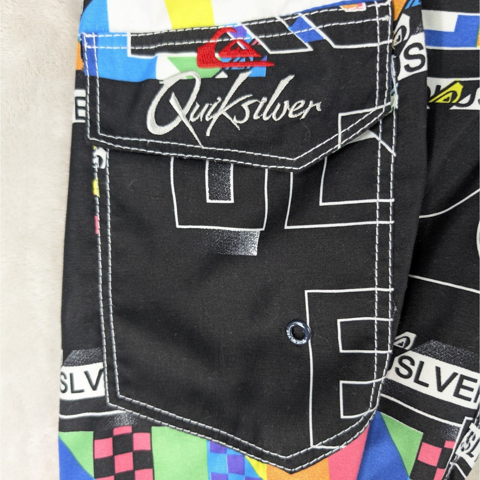 Quiksilver Vintage Quicksilver Y2K Board Shorts 38" Geo Print Qluslver Size US 38 / EU 54 - 3 Thumbnail