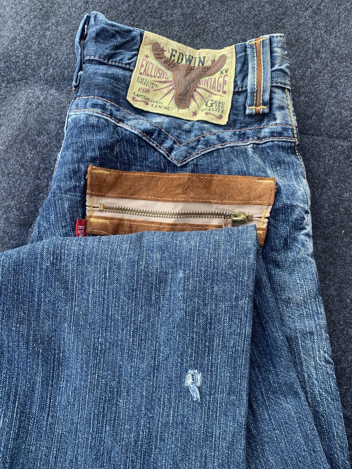 Le Grande Bleu (L.G.B.) Edwin Buffalo head & nice Lightning faded. Size US 32 / EU 48 - 12 Thumbnail
