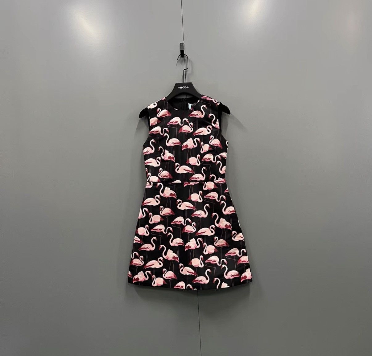 Valentino Valentino Flamingo All-over Print Dress J41 Size M / US 6-8 / IT 42-44 - 1 Thumbnail