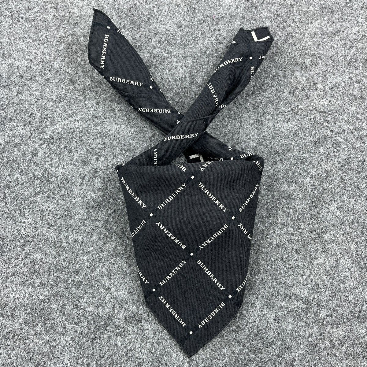 Burberry Burberry Handkerchief / Bandana / Neckerchief B1813 Size ONE SIZE - 4 Thumbnail