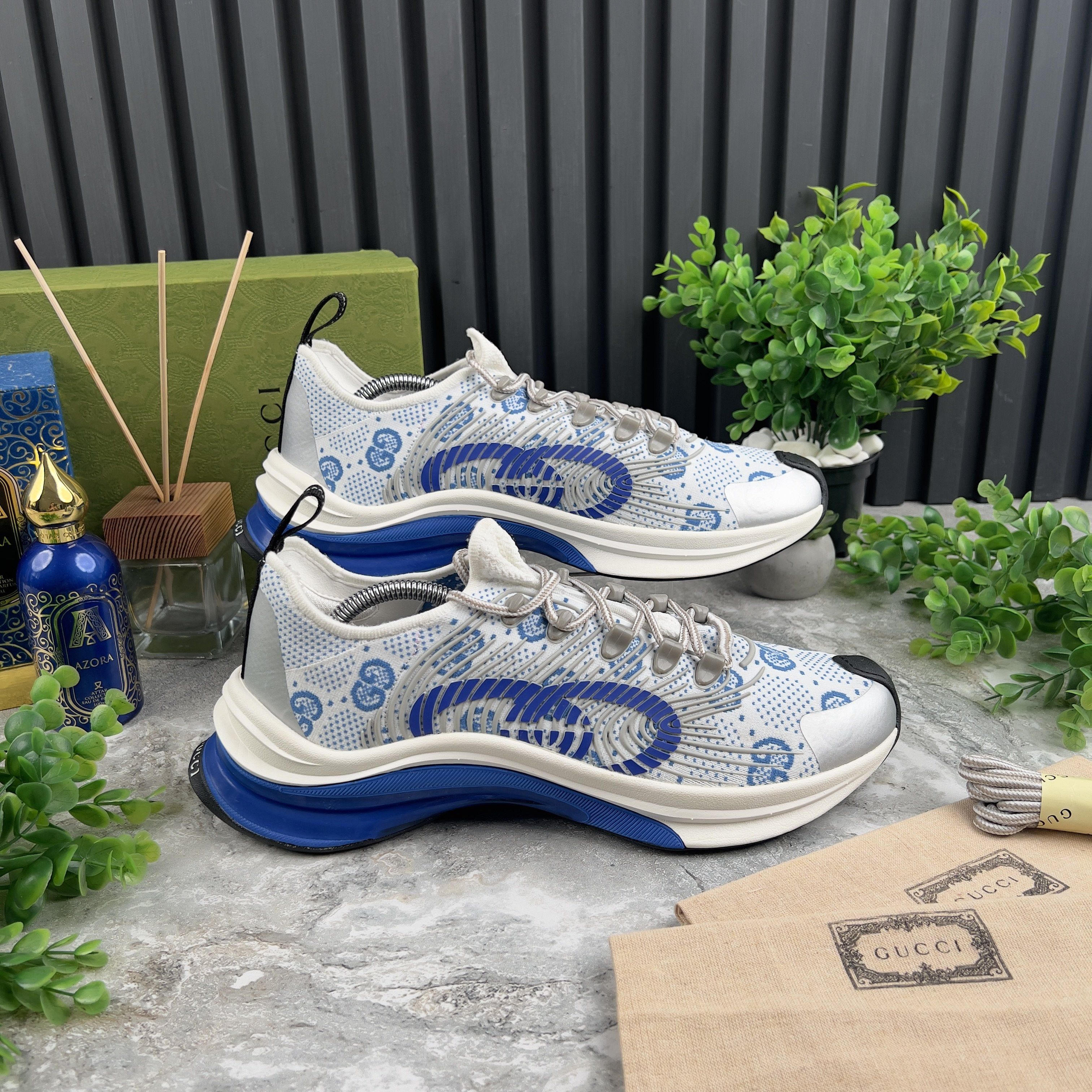 Gucci NEW Gucci Run Exclusiv GG Monogram Sneakers Fabric Size US 10.5 / EU 43-44 - 7 Thumbnail