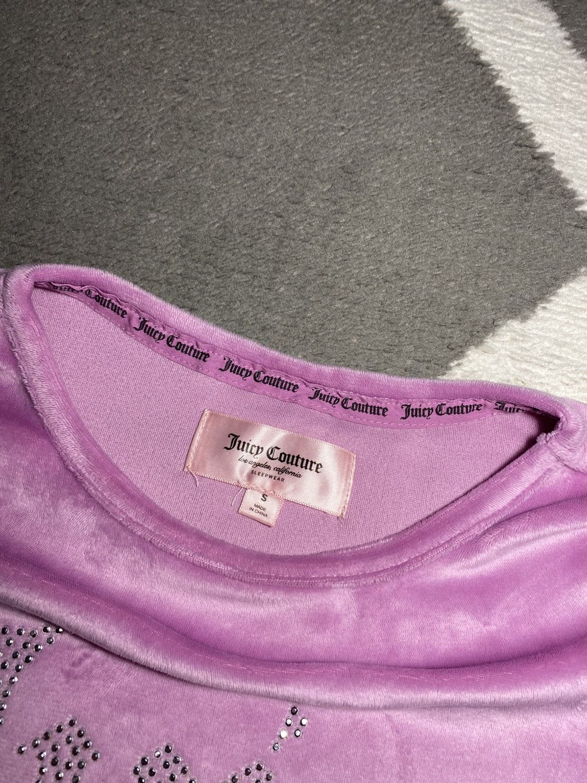 Juicy Couture × Vintage Juicy Couture Pink Velvet boxy cropped T-shirt with logo Size S / US 4 / IT 40 - 9 Thumbnail