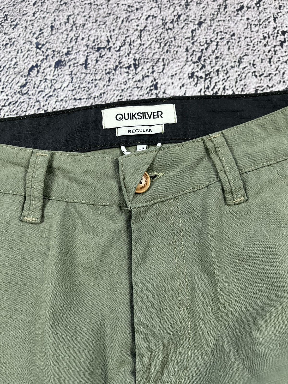 Quicksilver Rare Vintage Quicksilver Cargo Shorts Y2K side 30 Size US 30 / EU 46 - 4 Thumbnail
