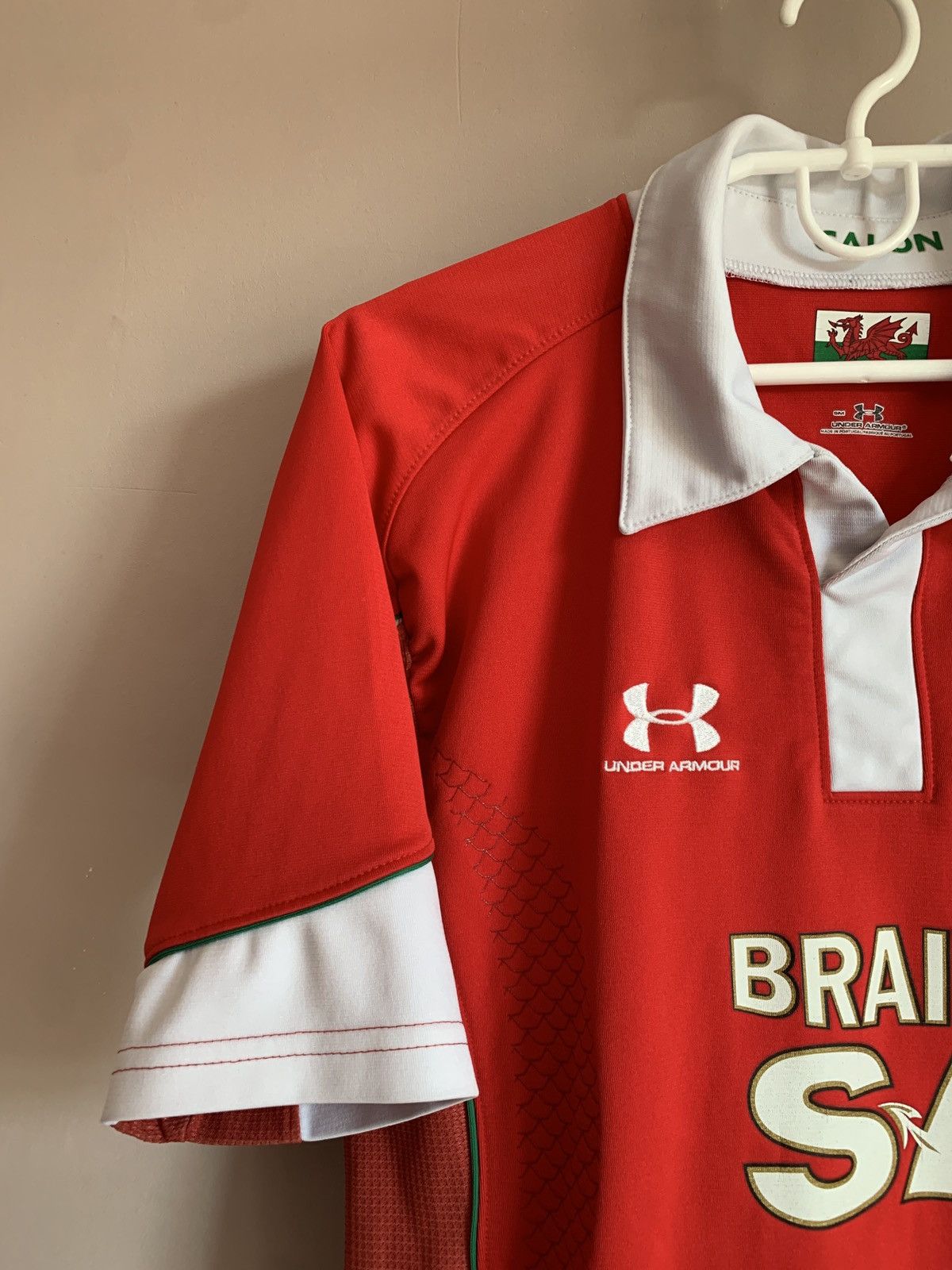 Under Armour Wales 2008 Home Rugby Union Shirt Under Armour Jersey Sz S Size US S / EU 44-46 / 1 - 3 Thumbnail