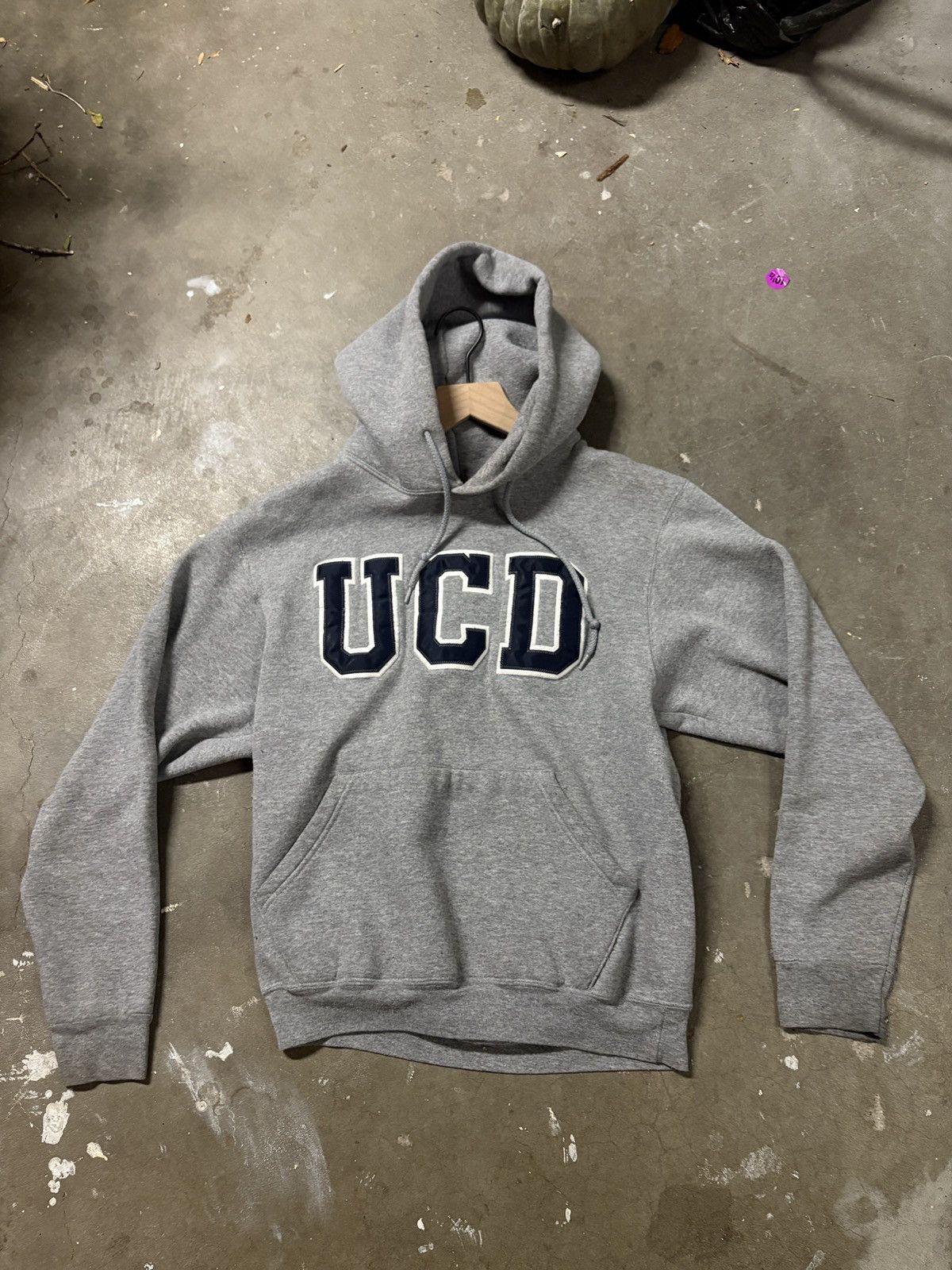 Vintage Vintage 2000s UCD Collegiate Hoodie size S Size US S / EU 44-46 / 1 - 1 Thumbnail