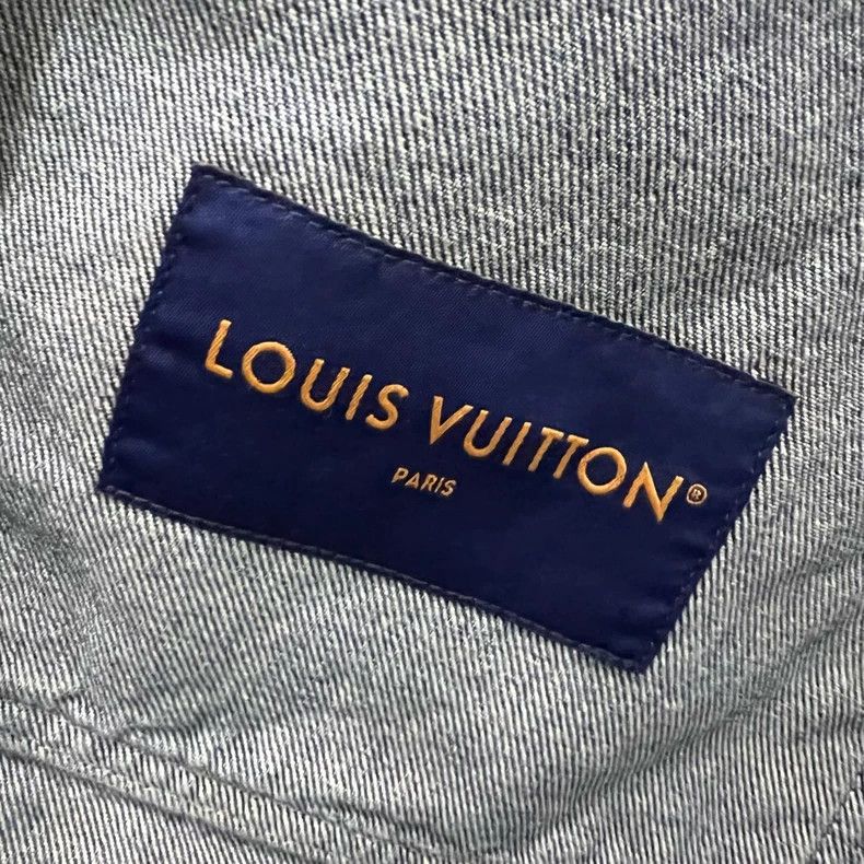 Louis Vuitton Louis Vuitton Embossed logo dark blue aged denim overalls j Size US M / EU 48-50 / 2 - 3 Thumbnail