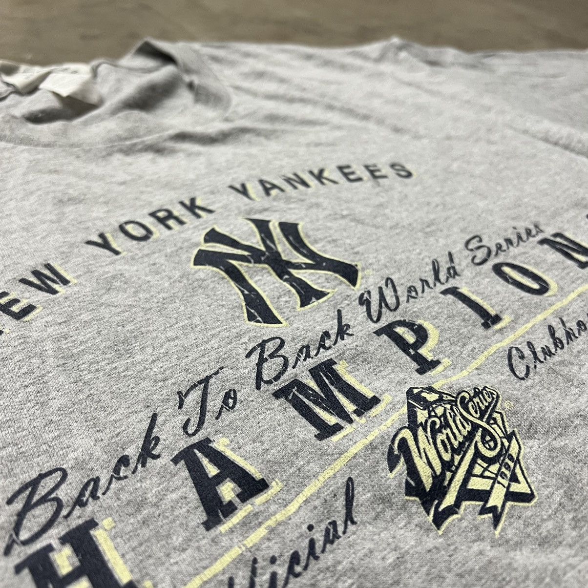 MLB × New York Yankees × Vintage Vintage 1999 MLB New York Yankees Baseball Graphic T-Shirt Size US L / EU 52-54 / 3 - 4 Thumbnail