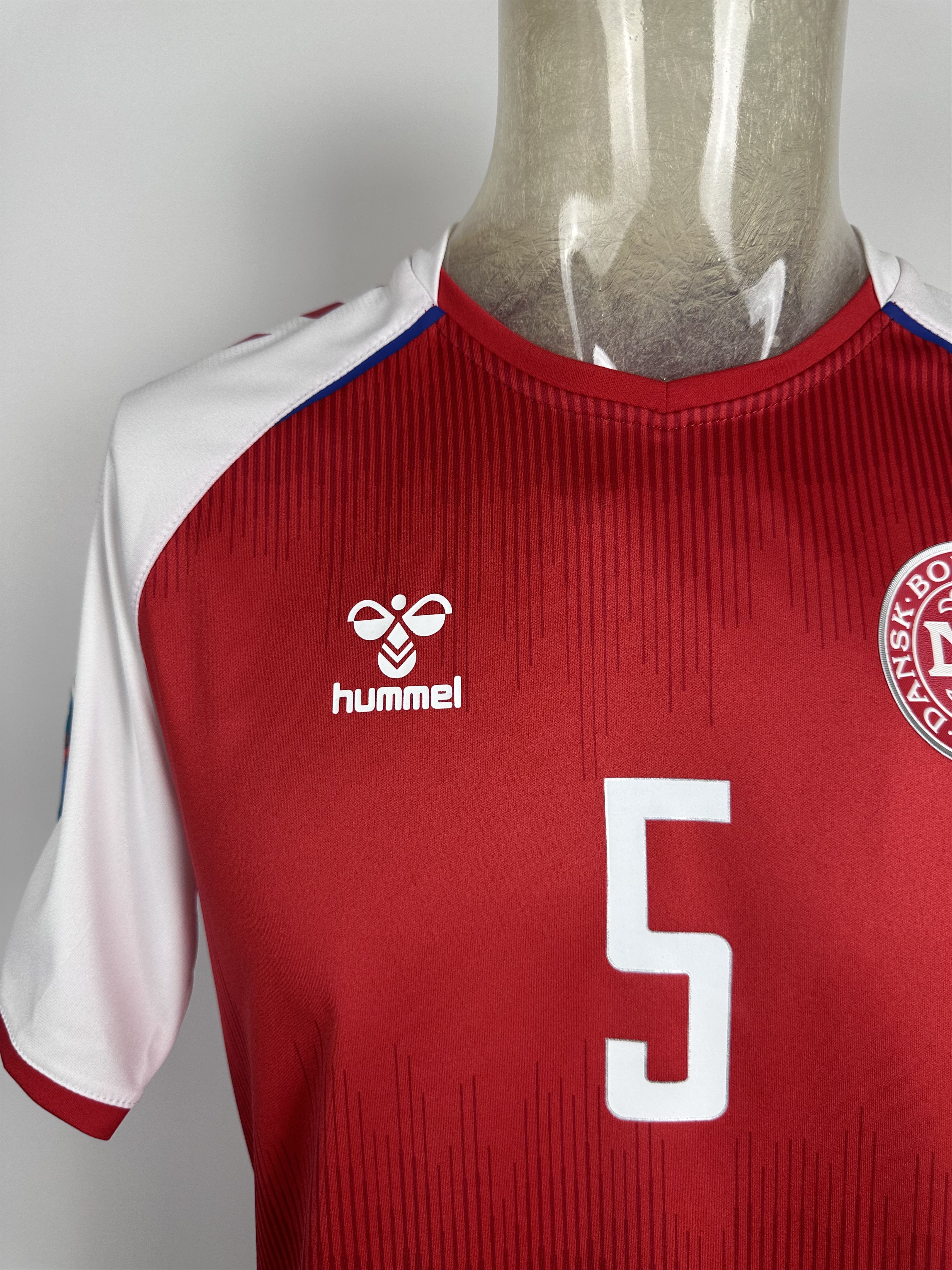 Hummel DENMARK 2021 2022 FOOTBALL SHIRT SOCCER JERSEY #5 MAEHLE Size US L / EU 52-54 / 3 - 6 Thumbnail