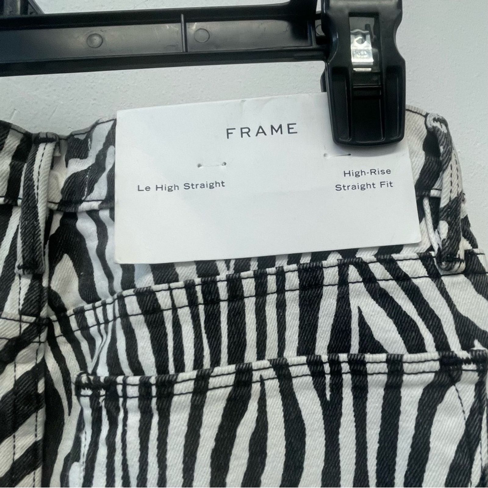 Frame NWT Frame Le High Straight Zebra Crop Jeans size 28 Size 28" / US 6 / IT 42 - 9 Thumbnail