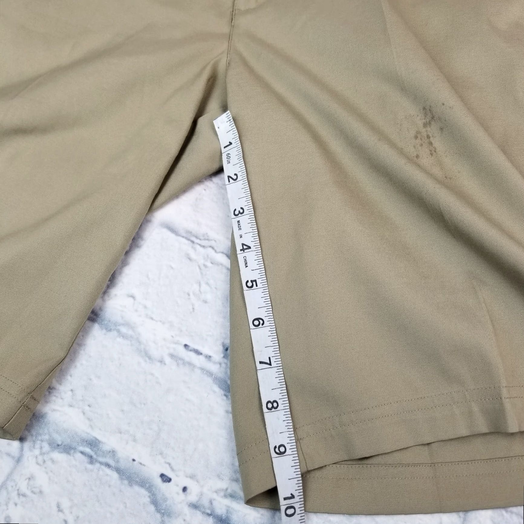Nike Nike Golf Shorts Mens 32 Dri-Fit Khaki Tan Lightweight Stretch Chino Pocketed Regular Fit Beiges (36) Size US 36 / EU 52 - 7 Thumbnail