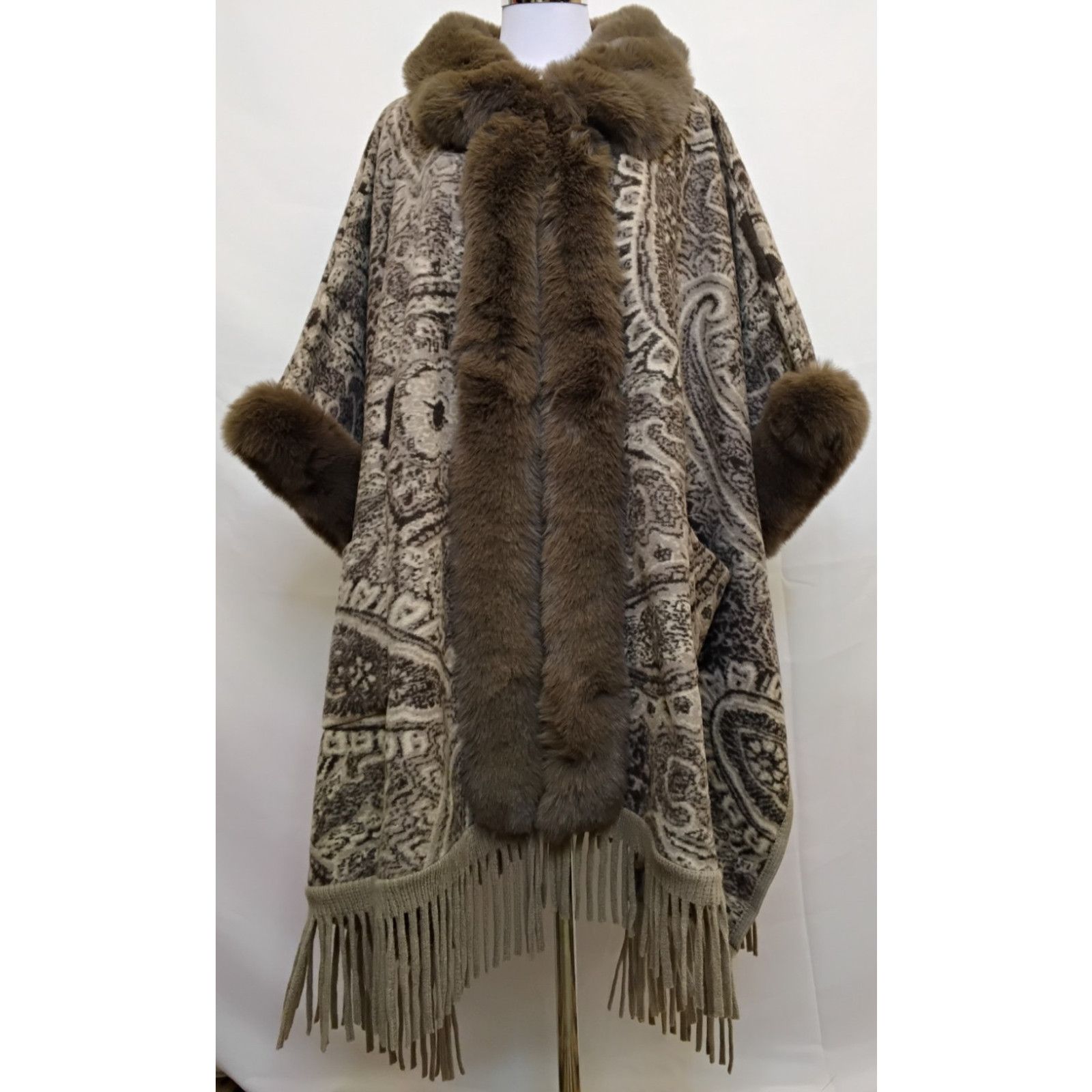 Elie Tahari Tahari Shawl One Size Brown Paisley Fur Trim Fringe NWT Size L / US 10 / IT 46 - 2 Thumbnail