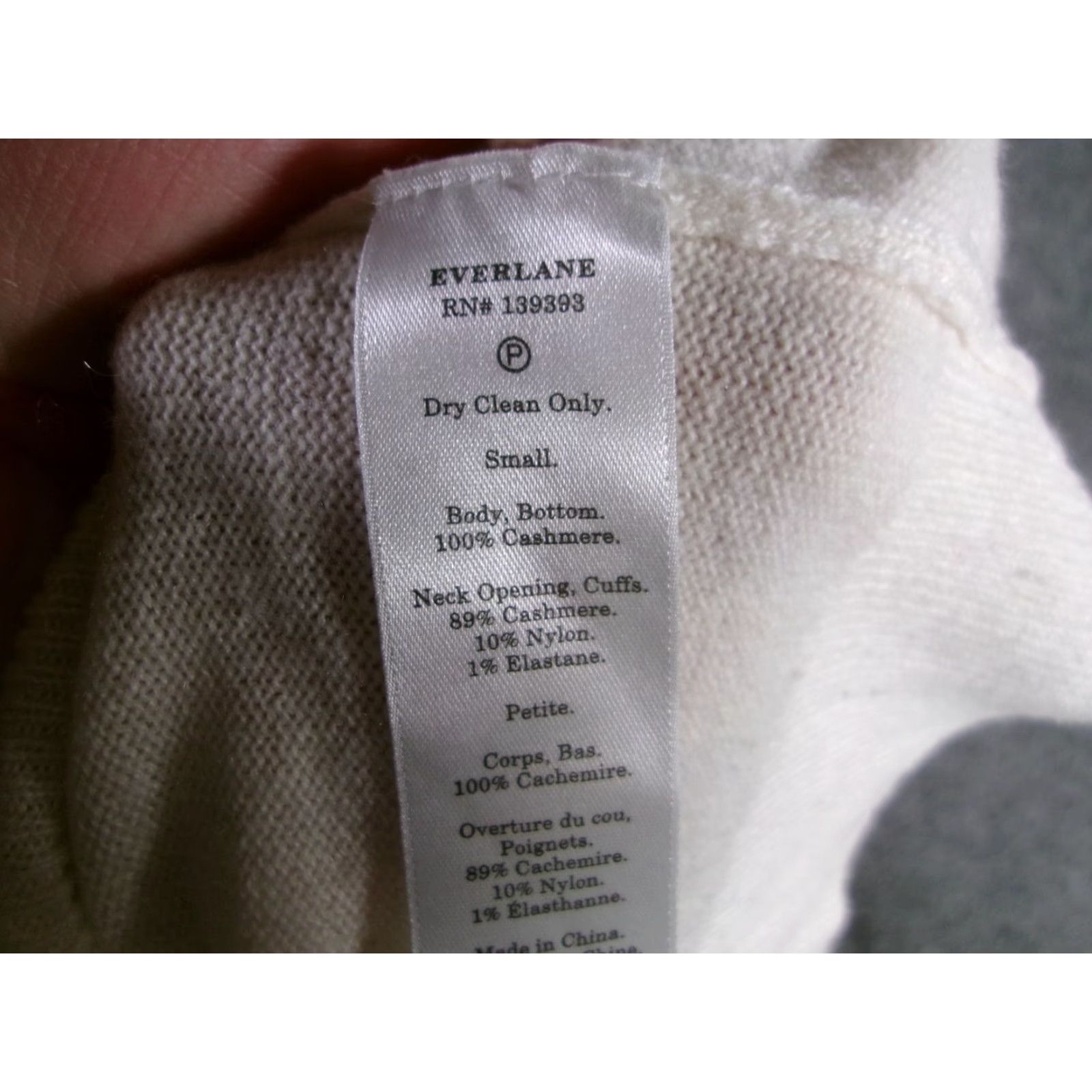 Everlane Everlane Crewneck Sweater Womens S Ivory Cashmere Blend Long Sleeve Pullover Ribbed Hem Casual 90s Theme: Classic Womens (no 90s actually) Size S / US 4 / IT 40 - 7 Thumbnail