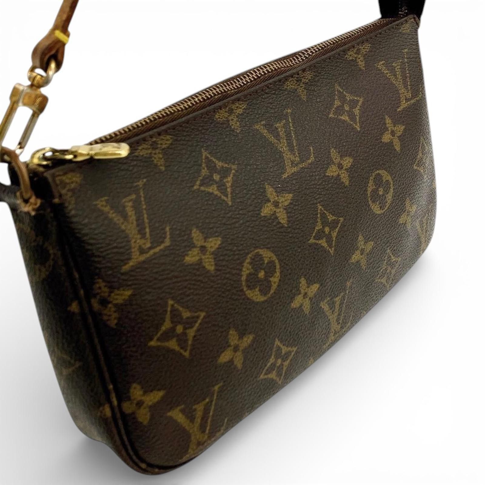 Louis Vuitton Louis Vuitton - Monogram Canvas Pochette Accessoires Bag Size ONE SIZE - 3 Thumbnail