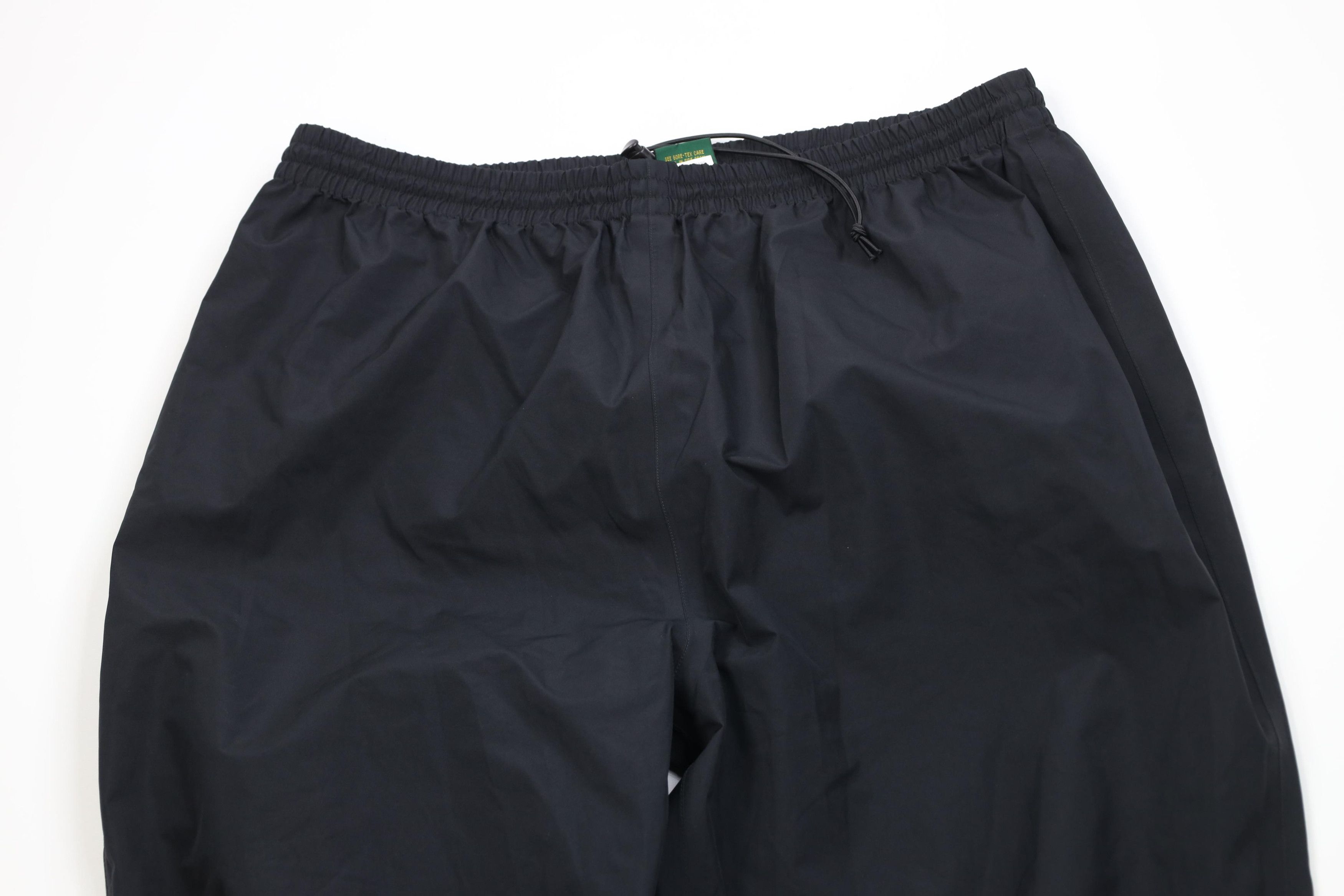 Cabelas Vintage Cabelas Goretex Paclite Wide Leg Rain Pants Black Size US 38 / EU 54 - 2 Thumbnail