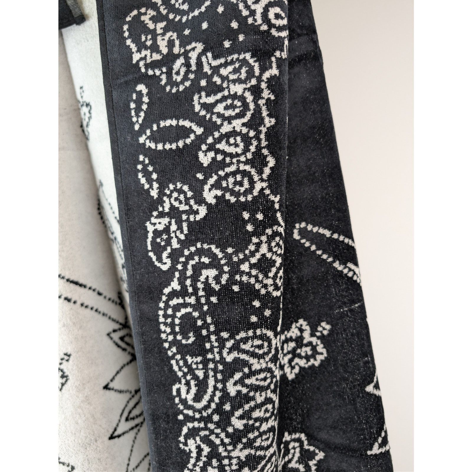 Amiri o1rshd1 Size: OS / Q:3 / bandana cotton towel in Black/White Size ONE SIZE - 17 Thumbnail