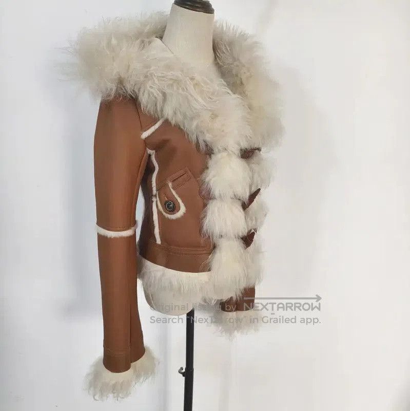 Burberry Burberry Winter Brown Shearling Women's Jacket. Size M / US 6-8 / IT 42-44 - 3 Thumbnail