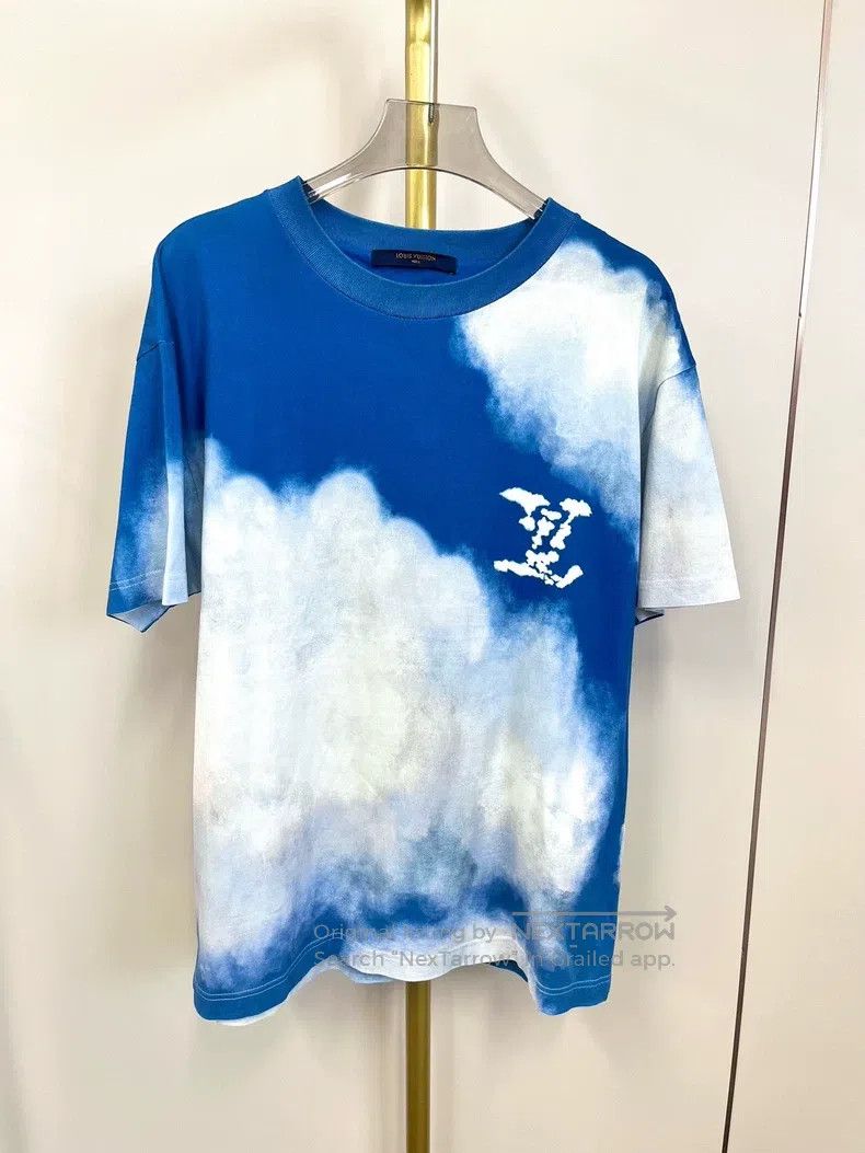 Louis Vuitton Blue sky and white clouds short sleeves