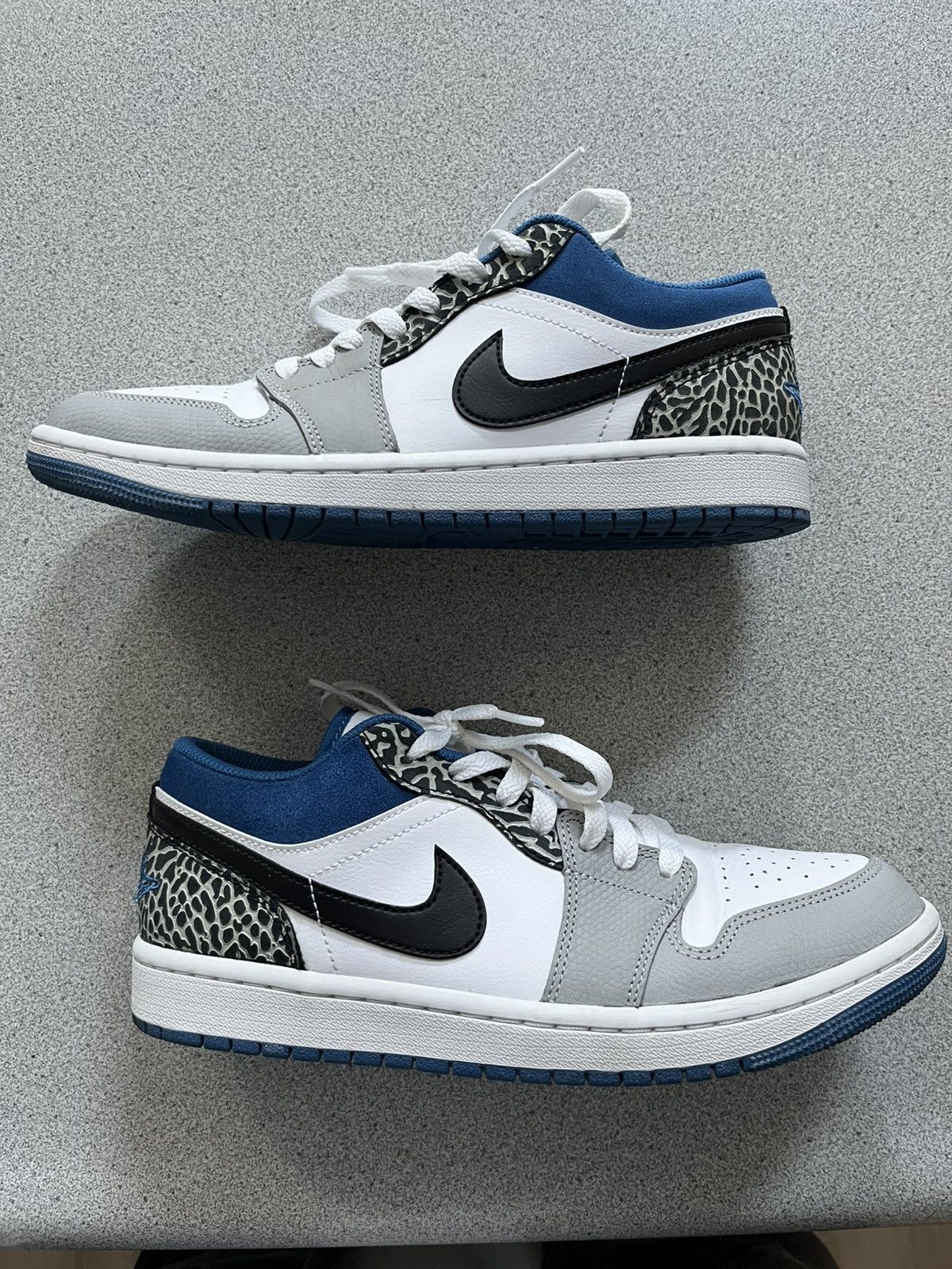 Nike Air Jordan 1 low SE True Blue Size US 8 / EU 41 - 8 Thumbnail
