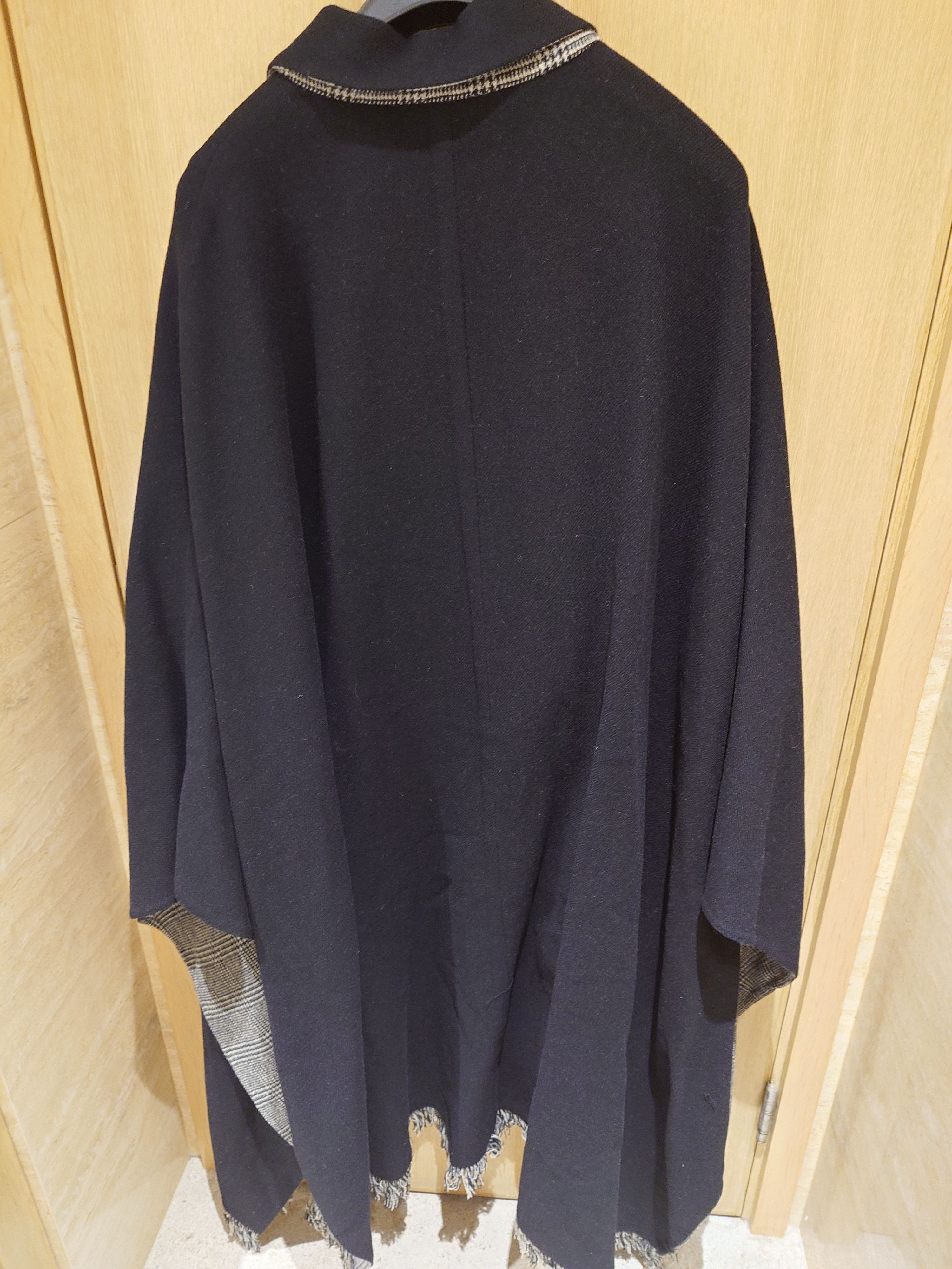 Yohji Yamamoto Yohji Yamamoto FW 21 Reversible Cloak Size US S / EU 44-46 / 1 - 2 Thumbnail