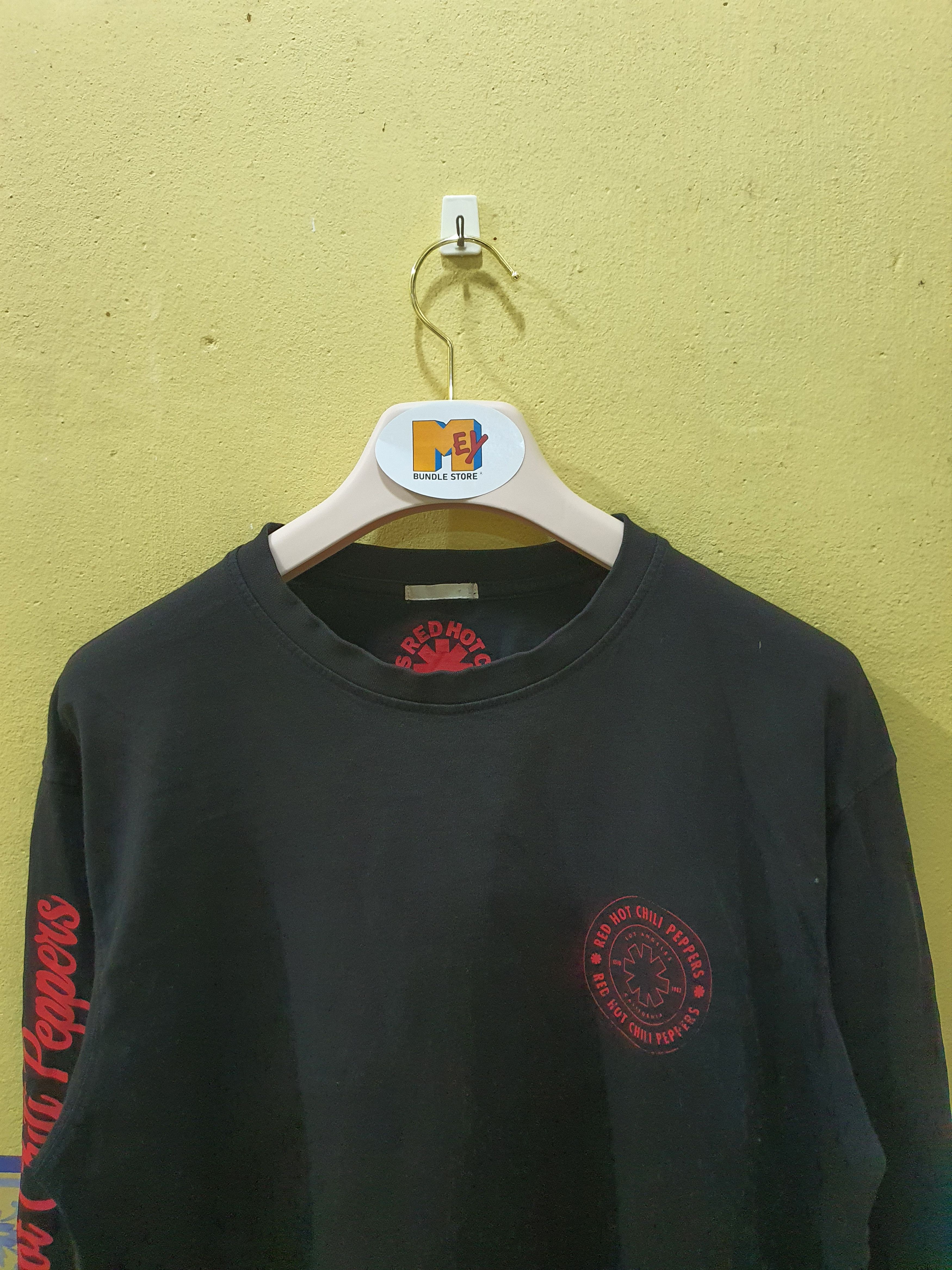 Band Tees Red Hot Chili Peppers long-sleeve shirt Size US M / EU 48-50 / 2 - 4 Thumbnail