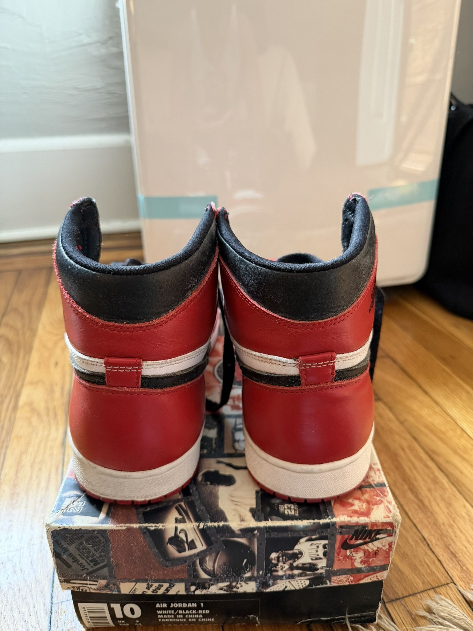 Jordan Brand Original 1994 Nike Air Jordan 1 Chicago Retro High OG Size US 10 / EU 43 - 5 Thumbnail