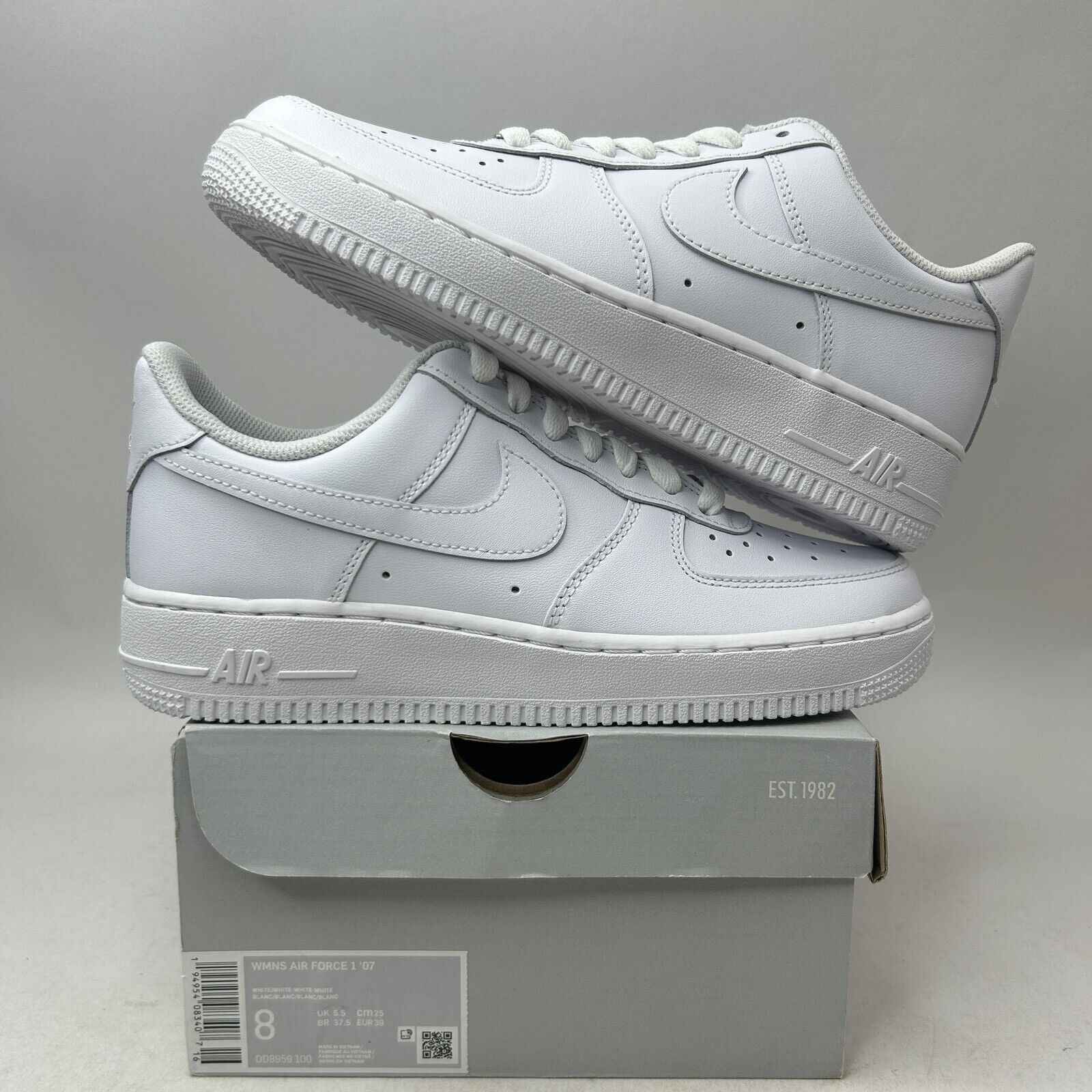 Nike Nike Air Force 1 Low 07’ “Triple White” 2024 Size US 8 / IT 38 - 1 Thumbnail