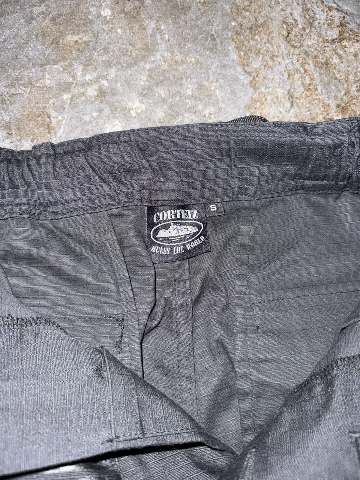 Corteiz Corteiz Cargo Hose – Schwarz – Größe S Size US 30 / EU 46 - 3 Thumbnail
