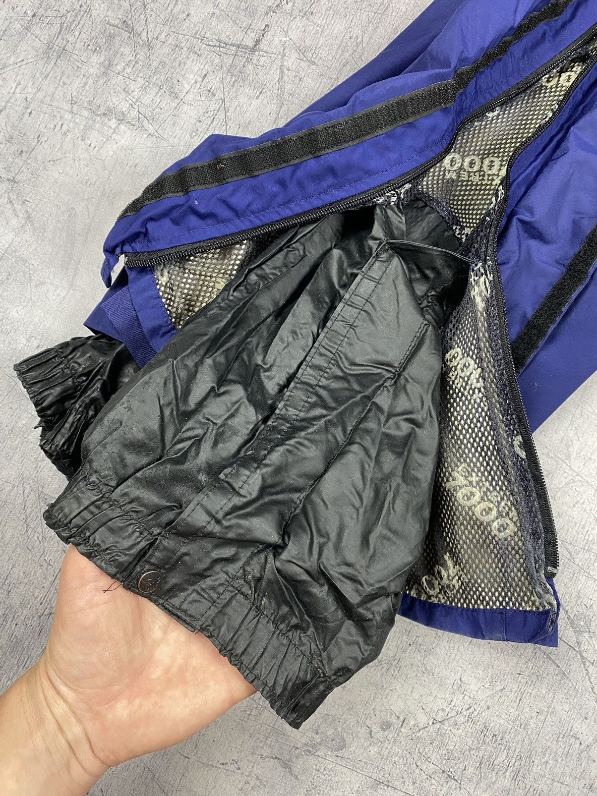 Berghaus Vintage Berghaus Extreme 7000 Gore Tex Ski Pants Size US 31 - 14 Thumbnail