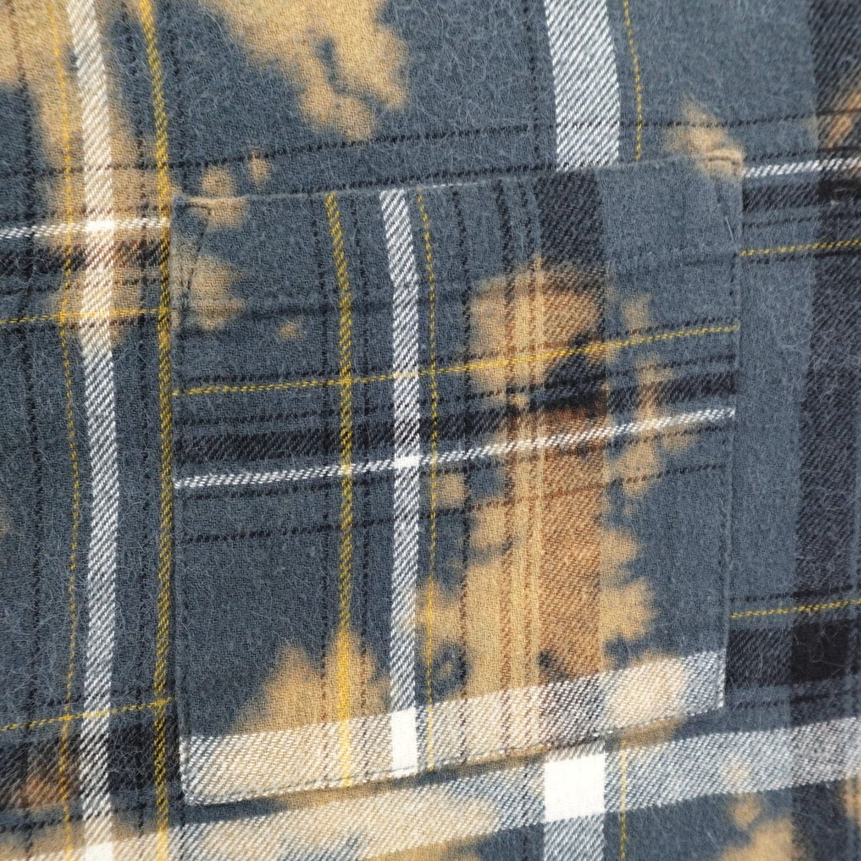 Star Wars Star Wars Shirt Womens Large Bleach Flannel Grogu Mandalorian Button Up Plaid Gray Cotton Long Sleeve Collared Pockets Size L / US 10 / IT 46 - 3 Thumbnail