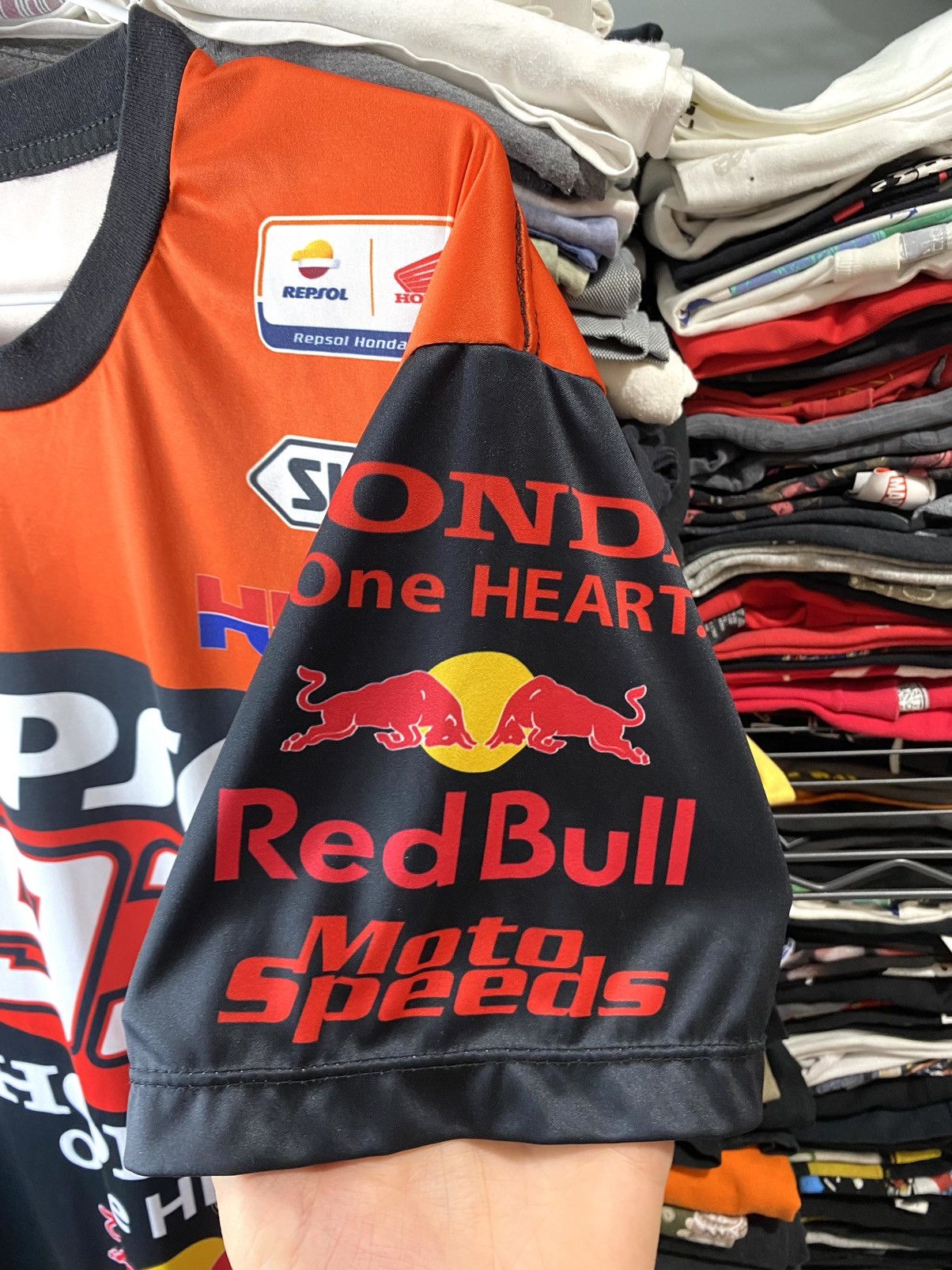 Honda Vintage Honda Repsol HRC Red Bull T Shirt Size US L / EU 52-54 / 3 - 6 Thumbnail