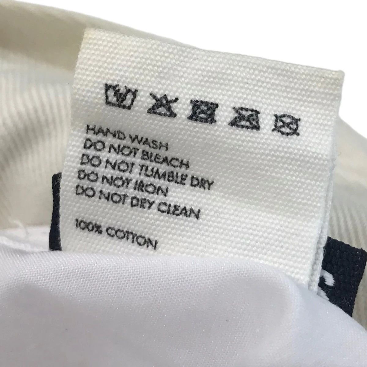 Jacquemus Metal Plated Logo Corduroy Bucket Hat Size ONE SIZE - 6 Thumbnail