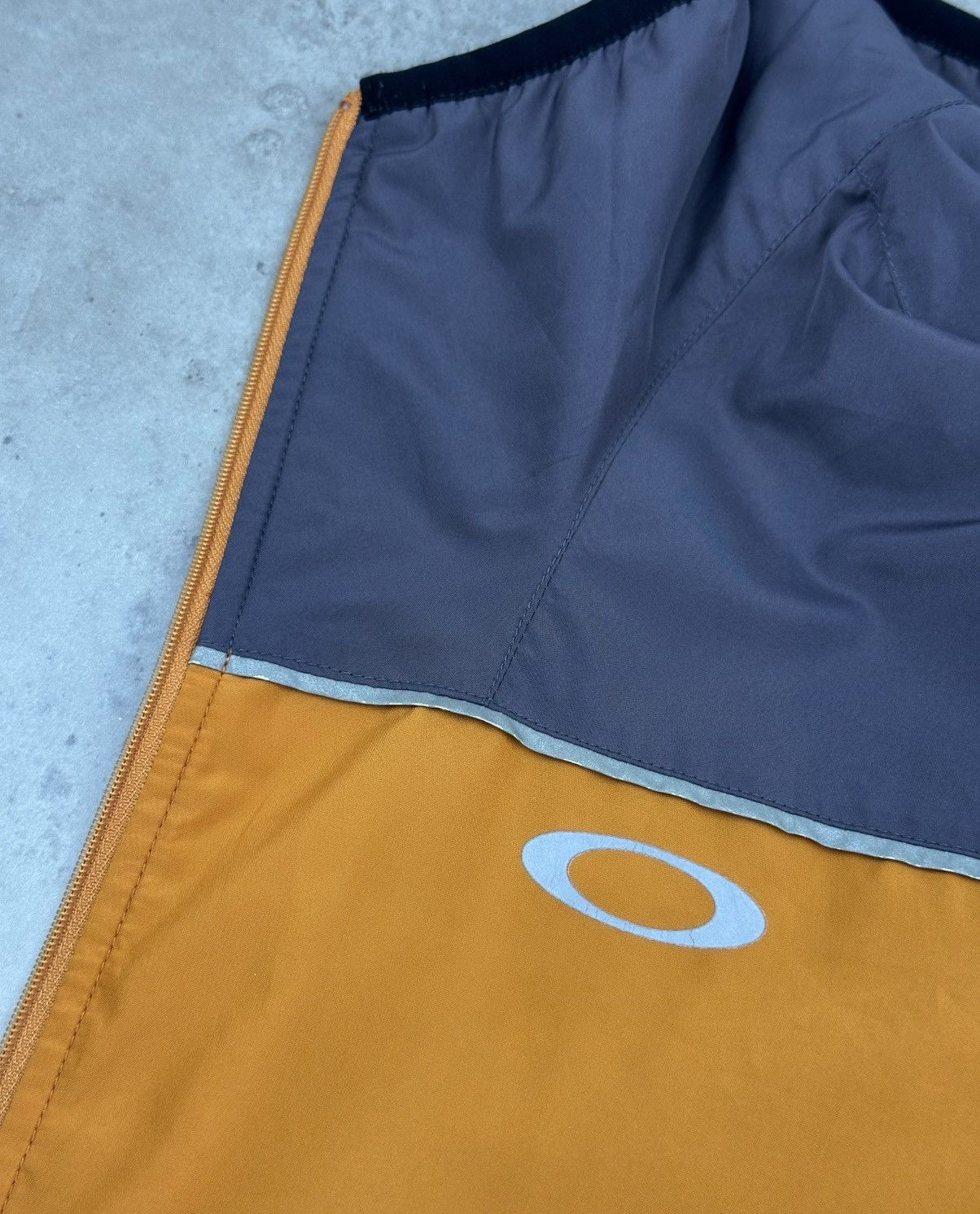 Oakley Rare Oakley Vintage Cycling Jacket S Reflective Windbreaker Size US S / EU 44-46 / 1 - 13 Thumbnail
