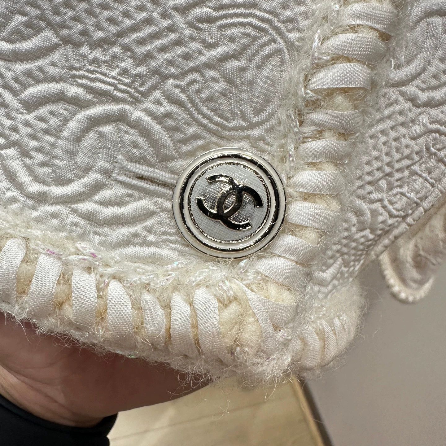 Chanel Chanel apr473 Embossed Tweed Logo Wool Jacket 36 Size XS / US 0-2 / IT 36-38 - 7 Thumbnail