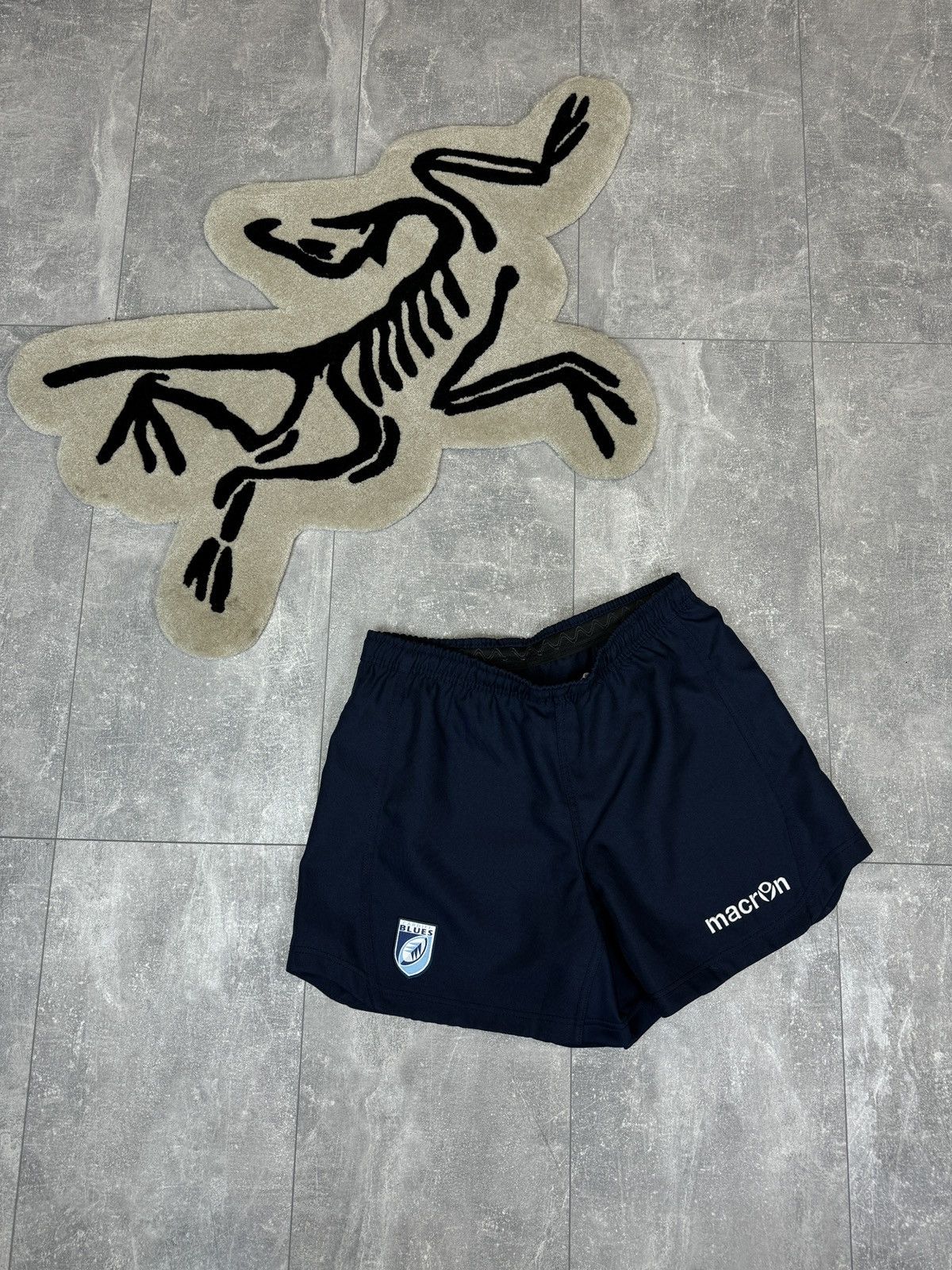 Macron × Vintage Mens Vintage Macron Cardiff Blues Rugby shorts rare Size US 36 / EU 52 - 1 Thumbnail