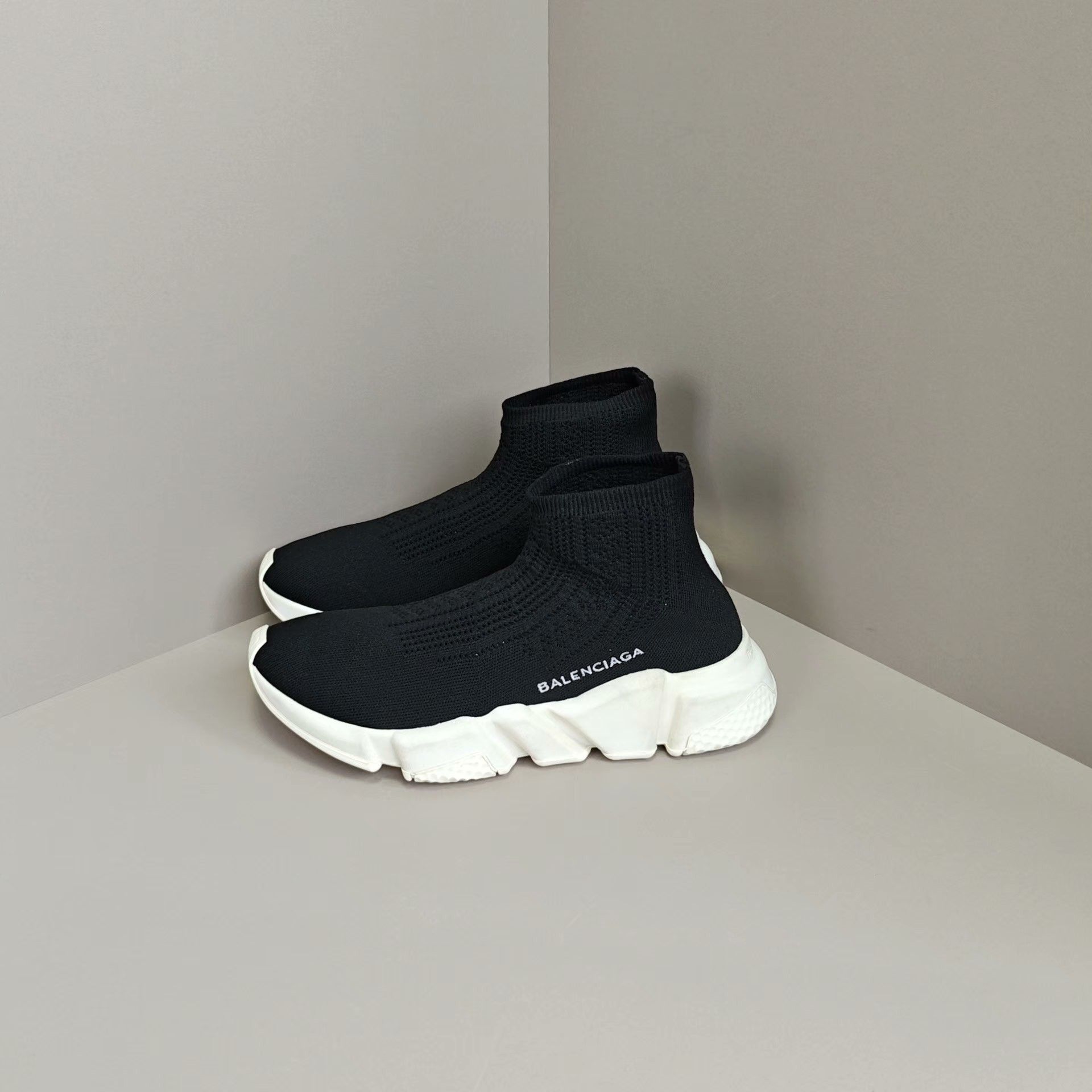 Balenciaga Balenciaga Hitop Sneakers us_6 Women Size US 6 / IT 36 - 1 Thumbnail