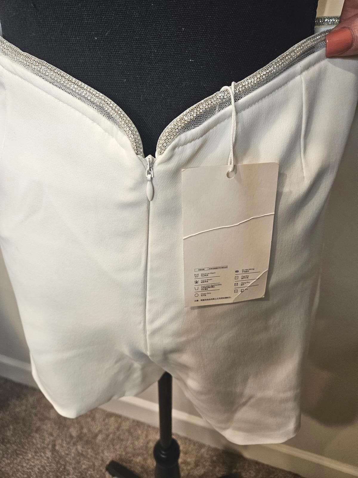 Designer Nwt White High-Waisted Shorts with Bling Trim #556 Size 32" / US 10 / IT 46 - 4 Thumbnail