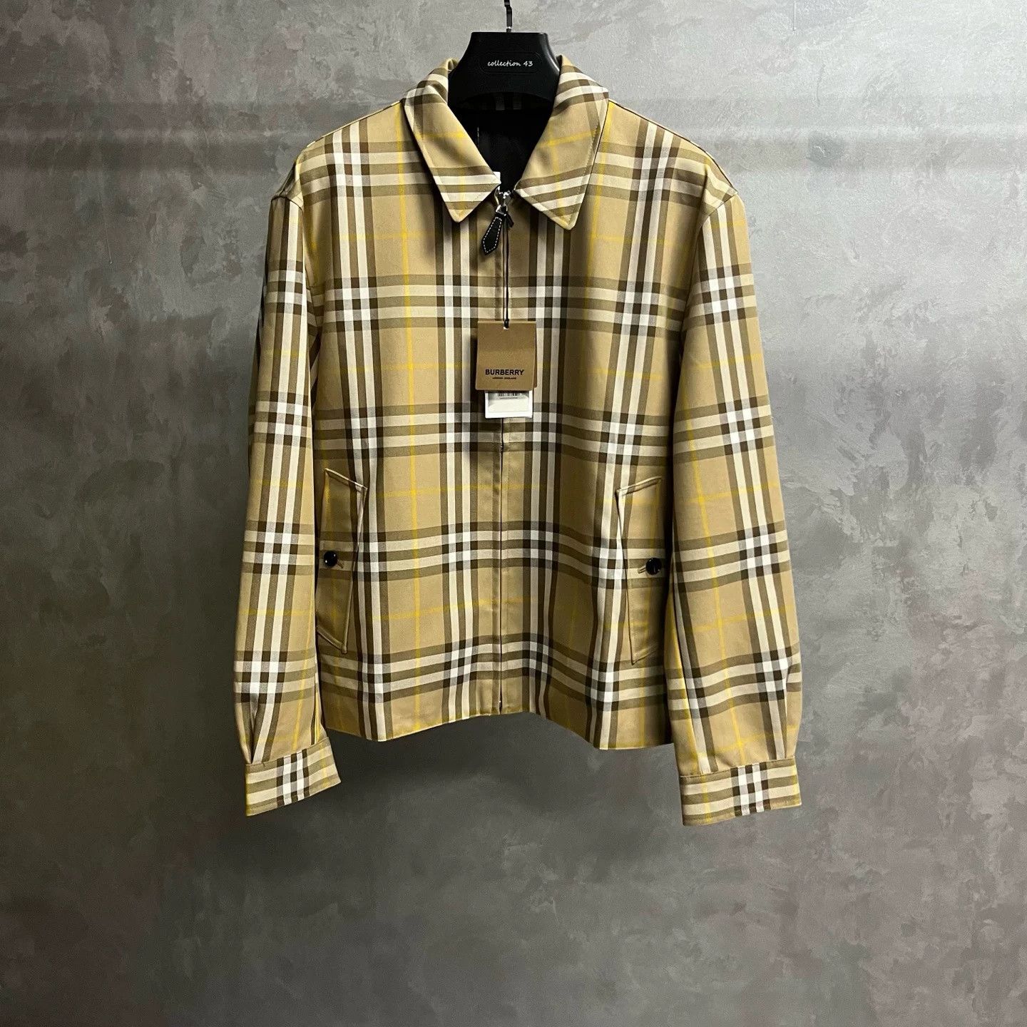 Burberry Burberry Latest Brown Plaid Reversible Jacket Size US L / EU 52-54 / 3 - 1 Thumbnail