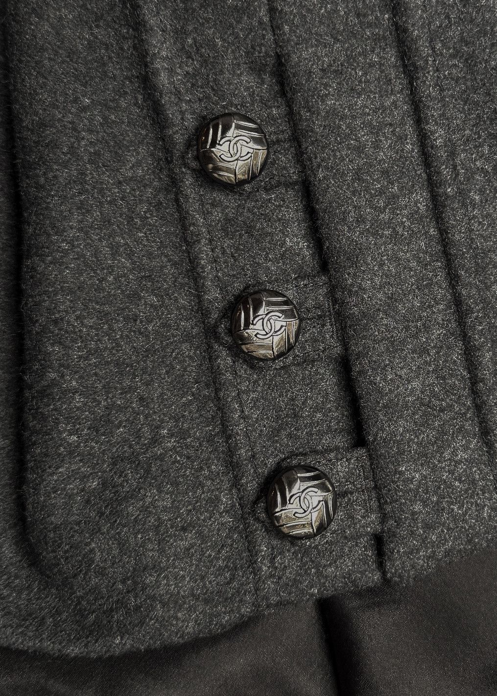 Chanel Chanel FW11 Charcoal Flannel Button Accent Mini Skirt Size 27" / US 4 / IT 40 - 5 Thumbnail