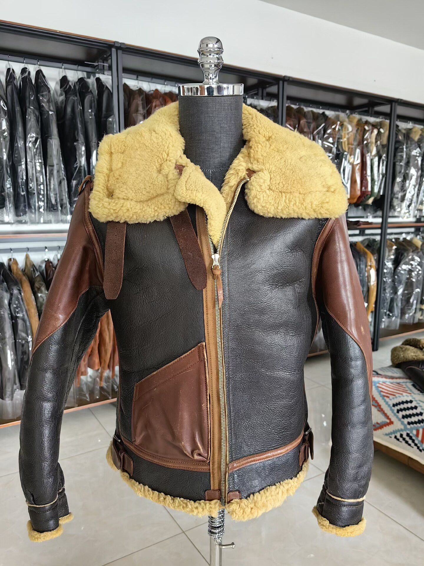 The Real McCoy's real mccoy's b3 shearling flight jacket Size US M / EU 48-50 / 2 - 1 Thumbnail