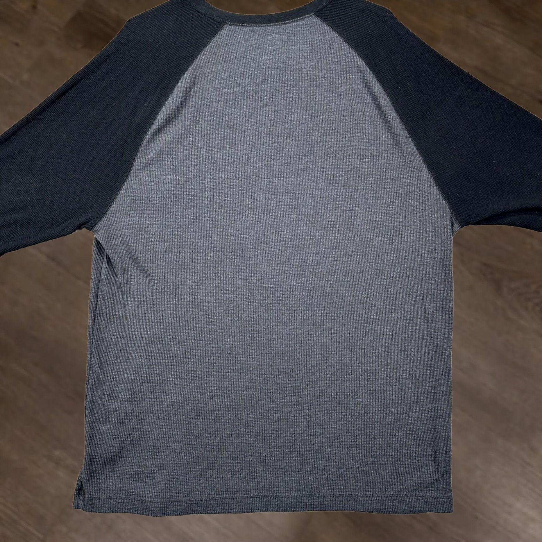 Old Navy Old Navy T-Shirt Men 2XL Gray Knit Crerneck Casual Long Sleeve Colorblock Size US XXL / EU 58 / 5 - 1 Thumbnail