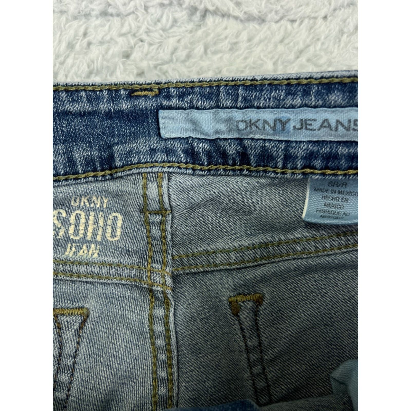 DKNY DKNY Jeans Womens 6 Blue Denim Flared Leg Medium Wash 5-Pocket Regular Inseam 31 in Boys? Size 28" / US 6 / IT 42 - 4 Thumbnail