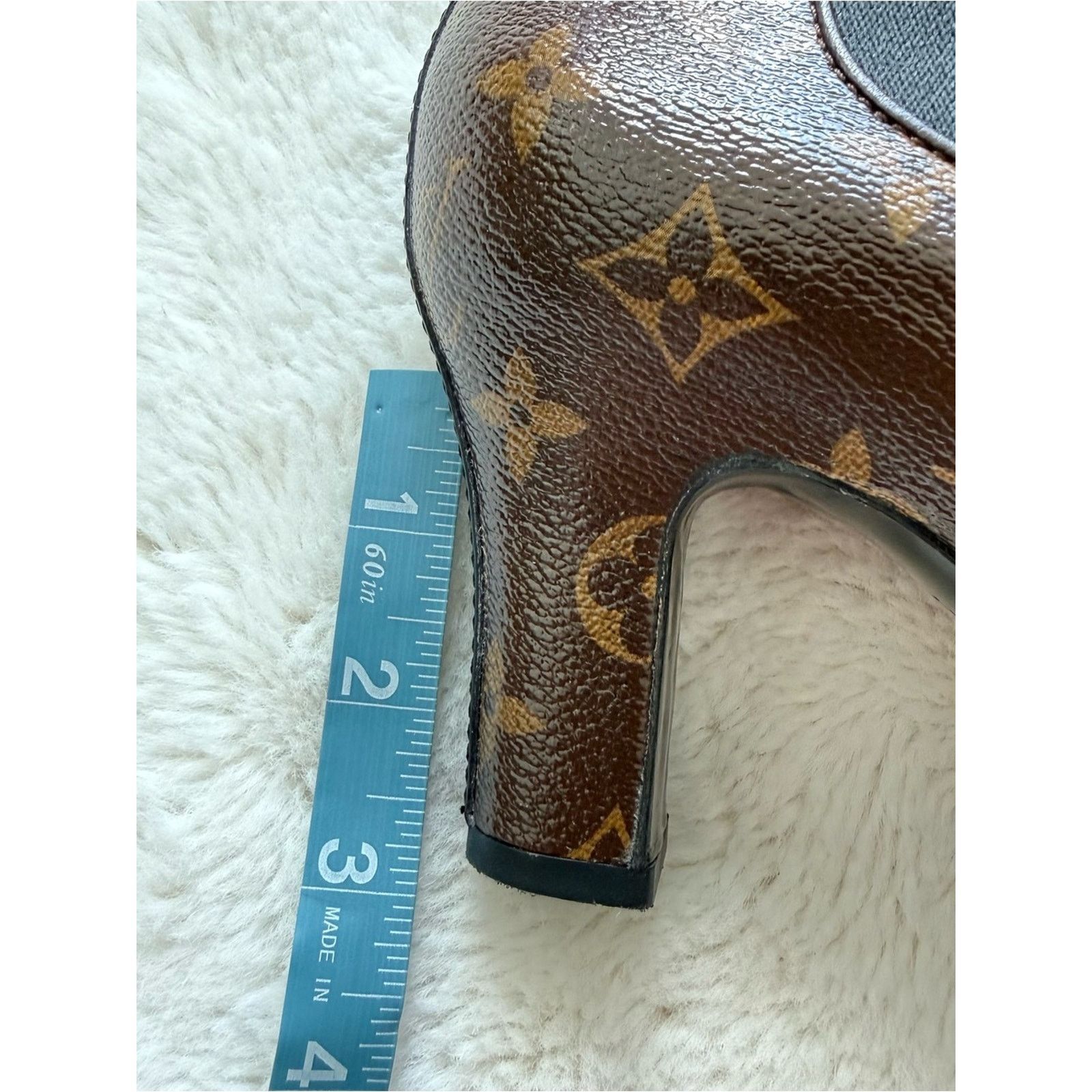 Louis Vuitton Louis Vuitton Revival Ankle Boot Monogram Print size 38.5 EU Size US 8.5 / IT 38.5 - 10 Thumbnail